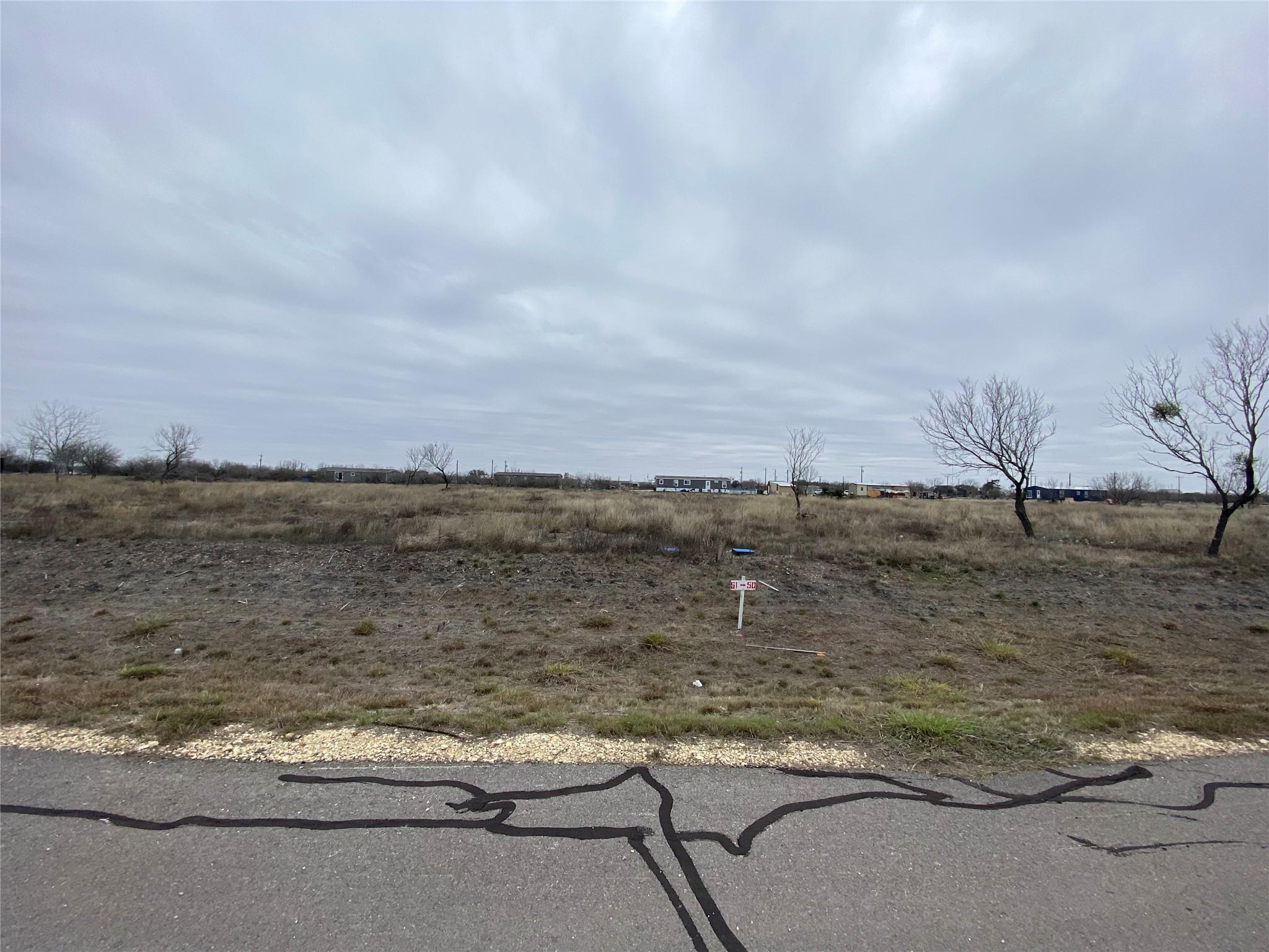 316 Lobo Loop, Hondo, TX 78861