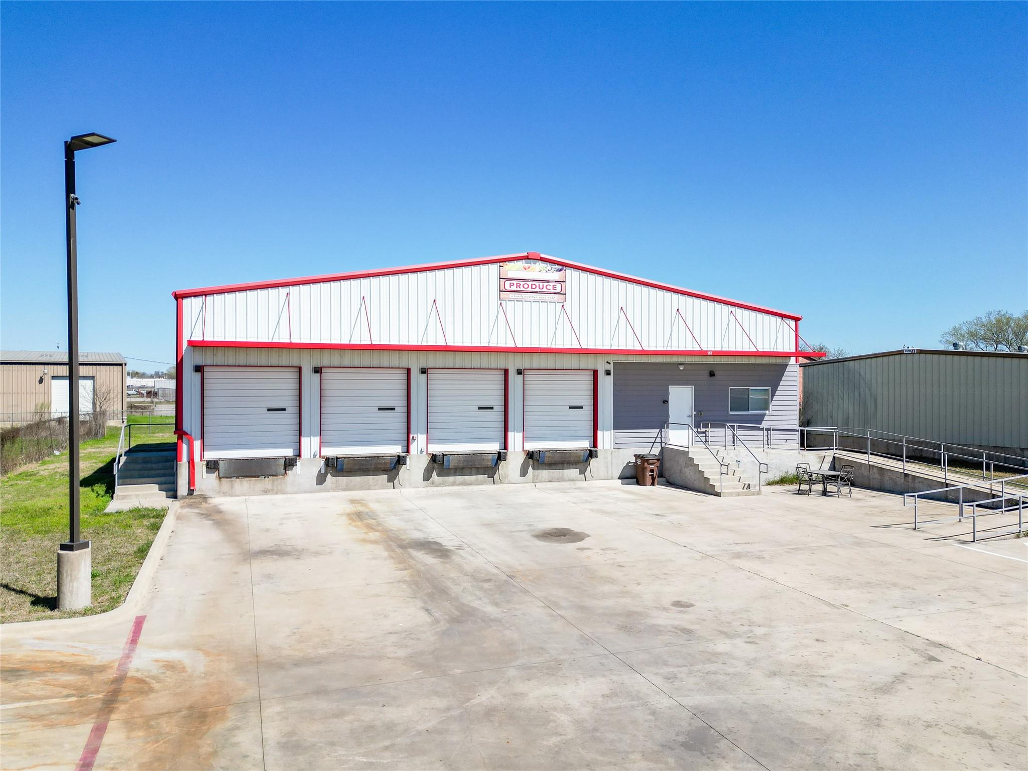 113 Bufkin Ln, Lockhart, TX 78644