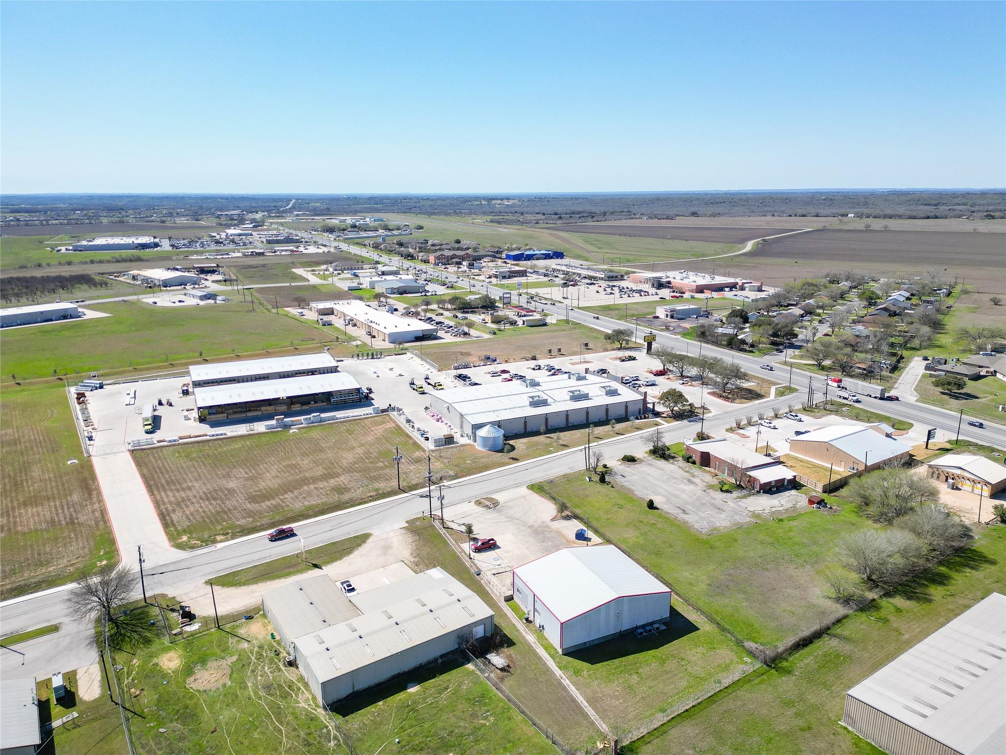 113 Bufkin Ln, Lockhart, TX 78644