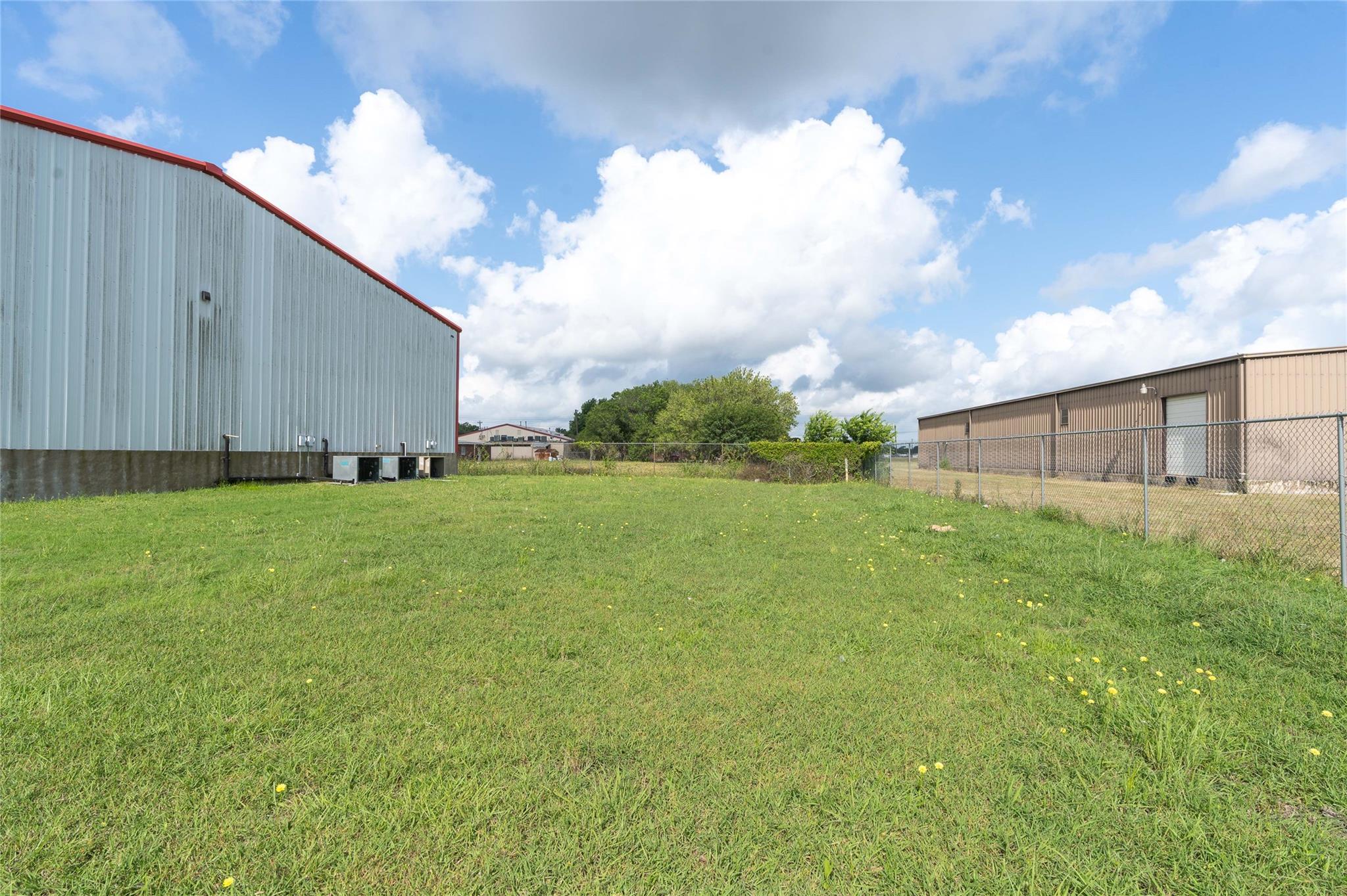 113 Bufkin Ln, Lockhart, TX 78644