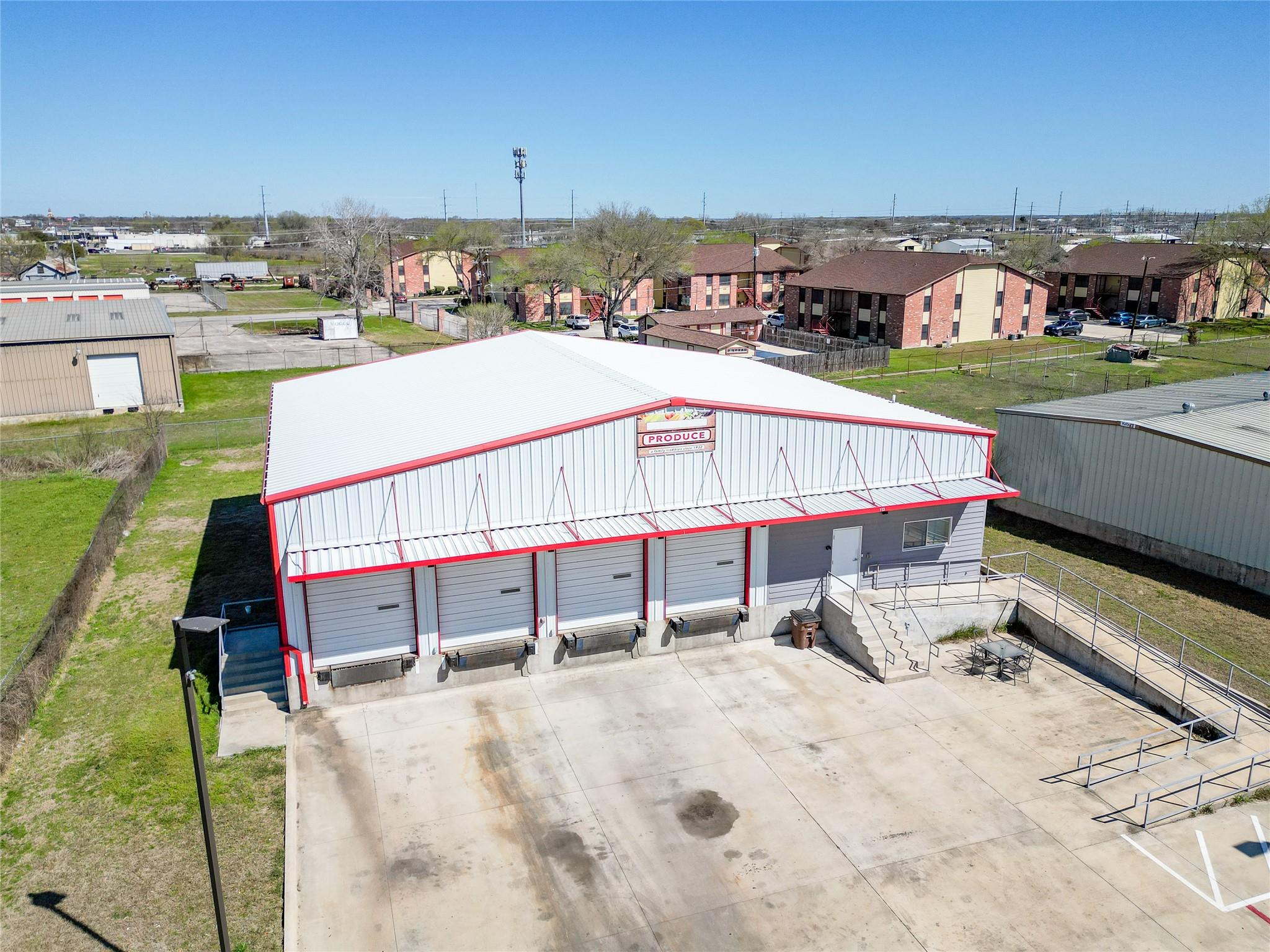 113 Bufkin Ln, Lockhart, TX 78644