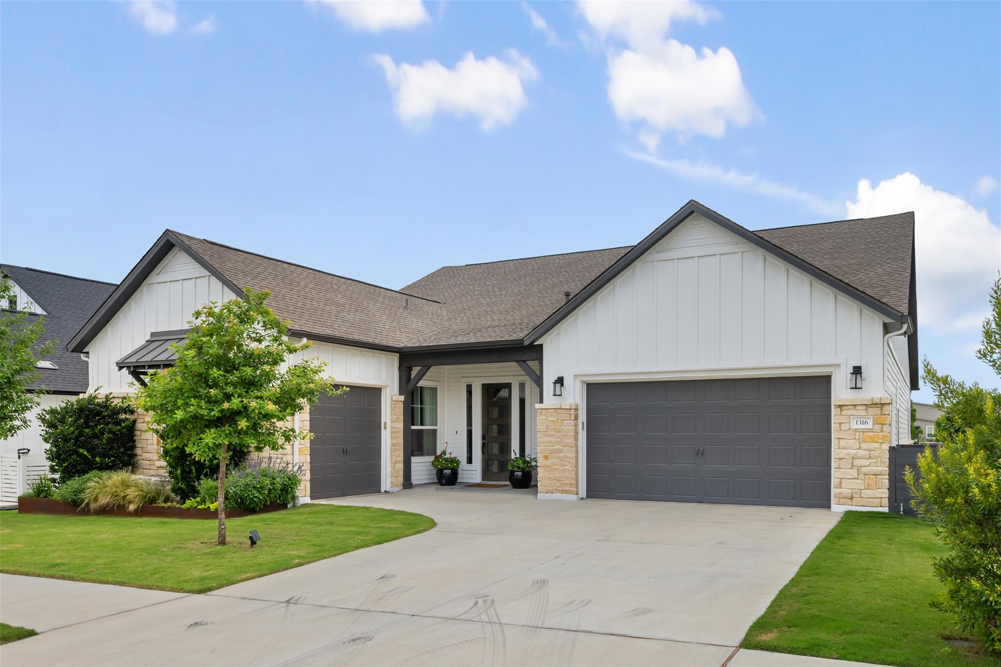 1316 Dancing Oak Ln, San Marcos, TX 78666