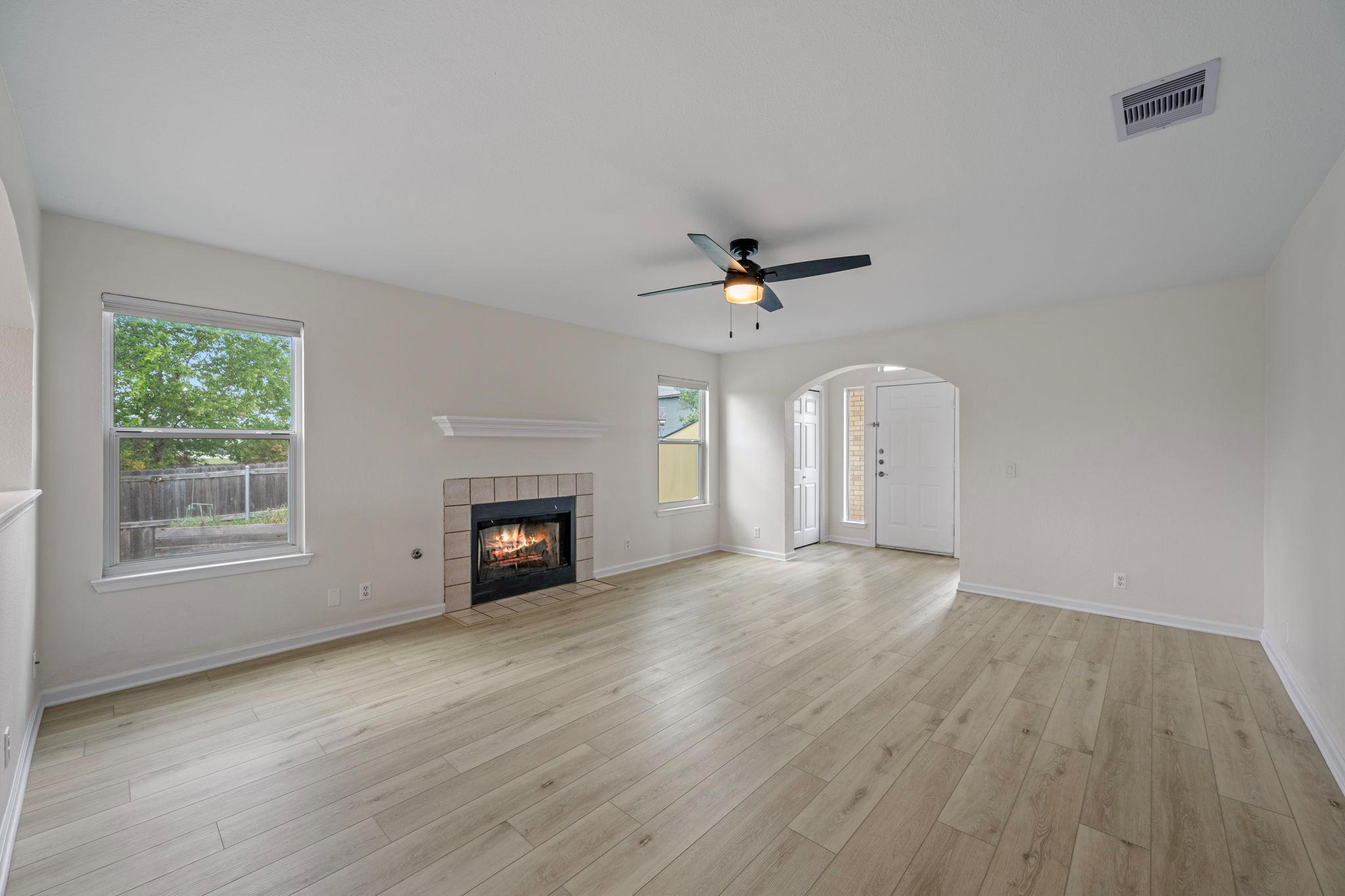 907 Pecos Cv, Leander, TX 78641