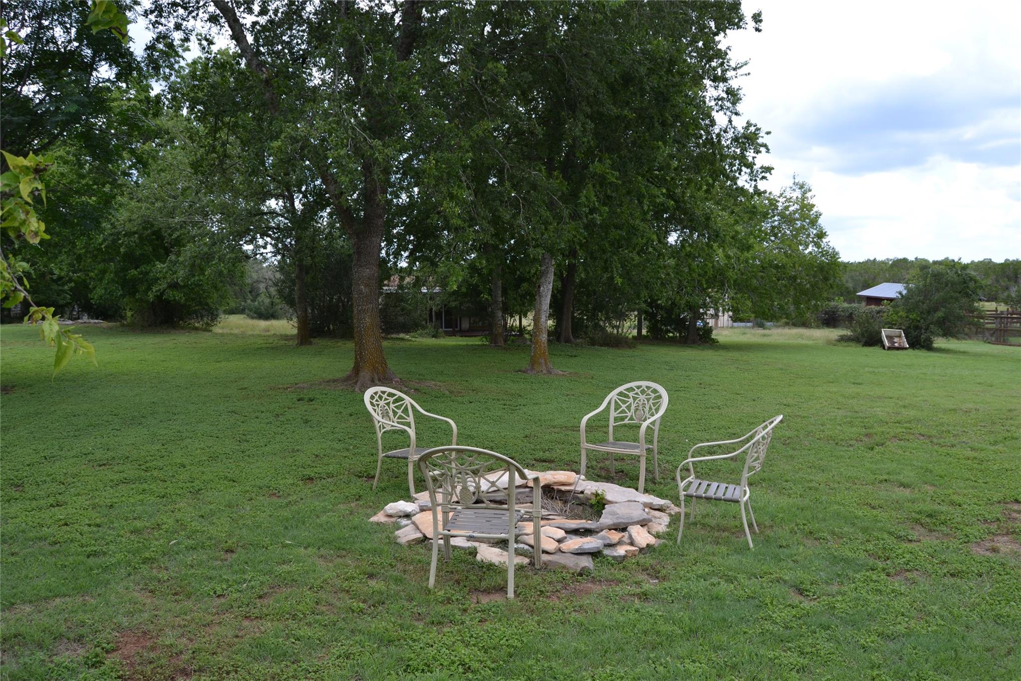 718 Post Oak Dr, Dripping Springs, TX 78620