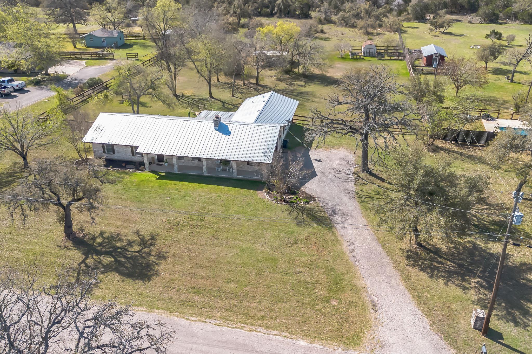 718 Post Oak Dr, Dripping Springs, TX 78620