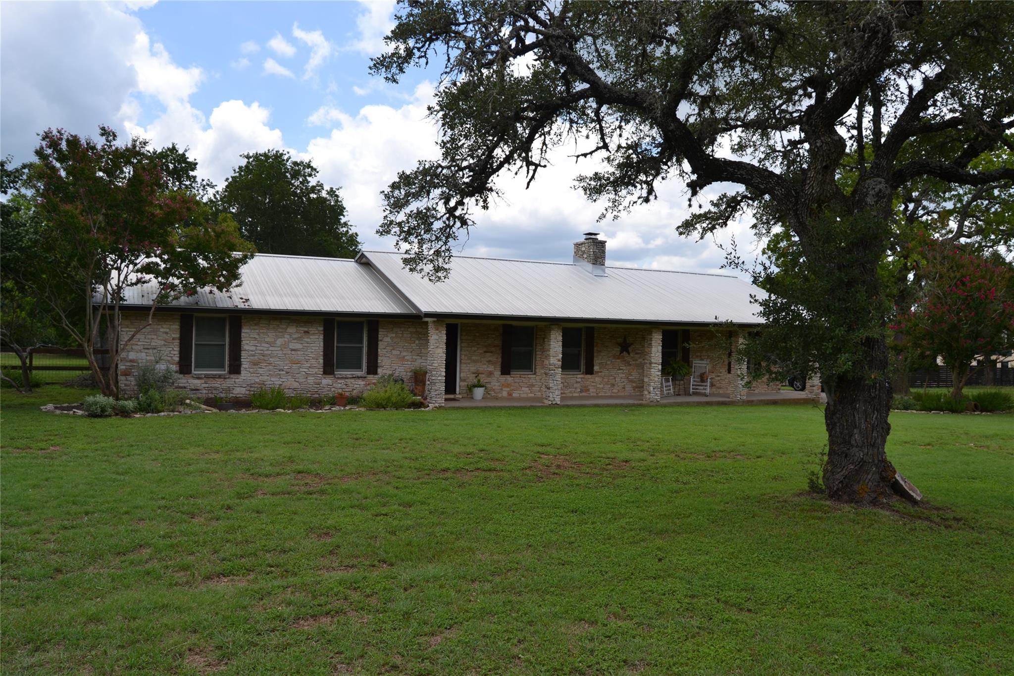 718 Post Oak Dr, Dripping Springs, TX 78620