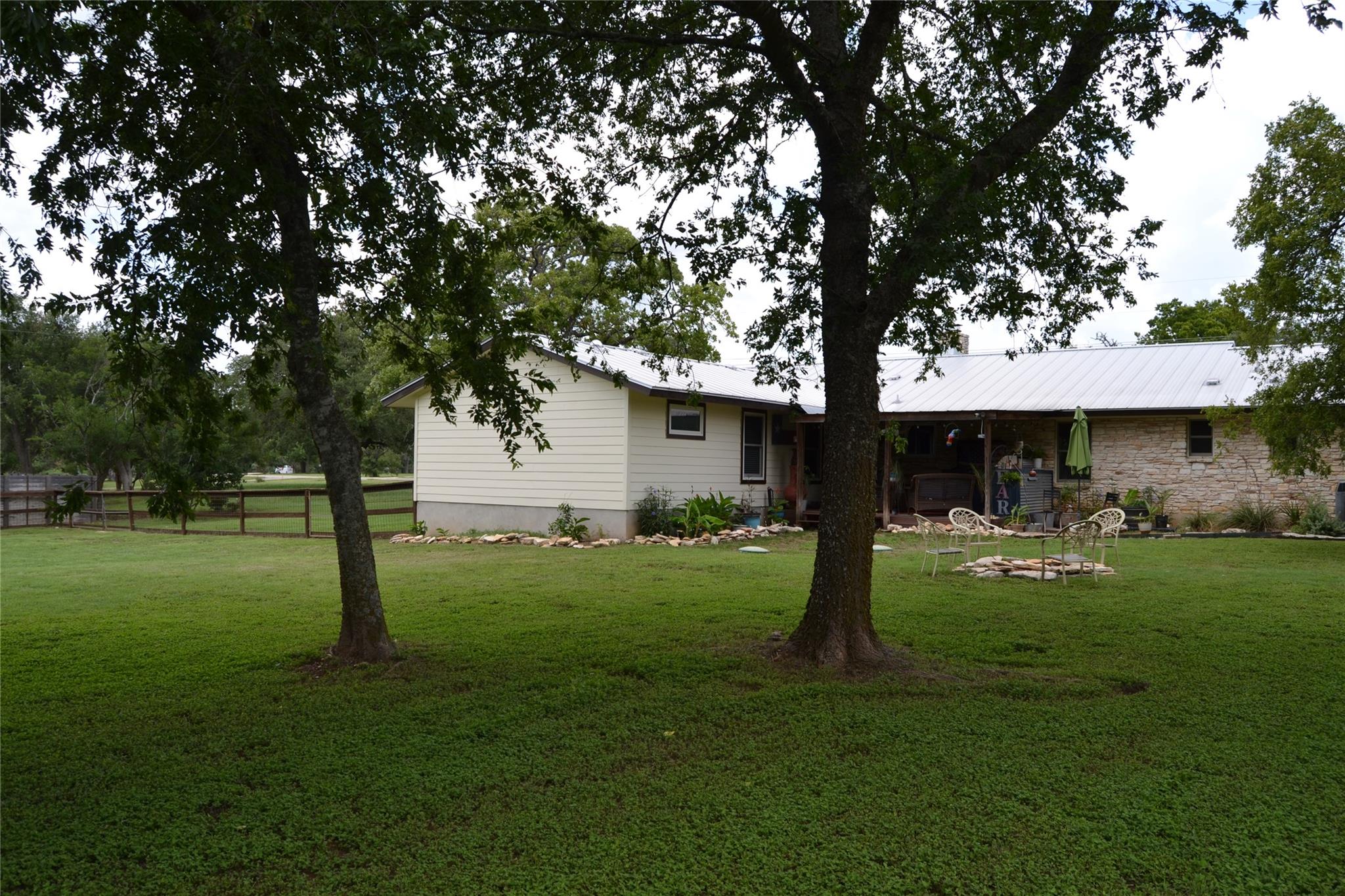 718 Post Oak Dr, Dripping Springs, TX 78620