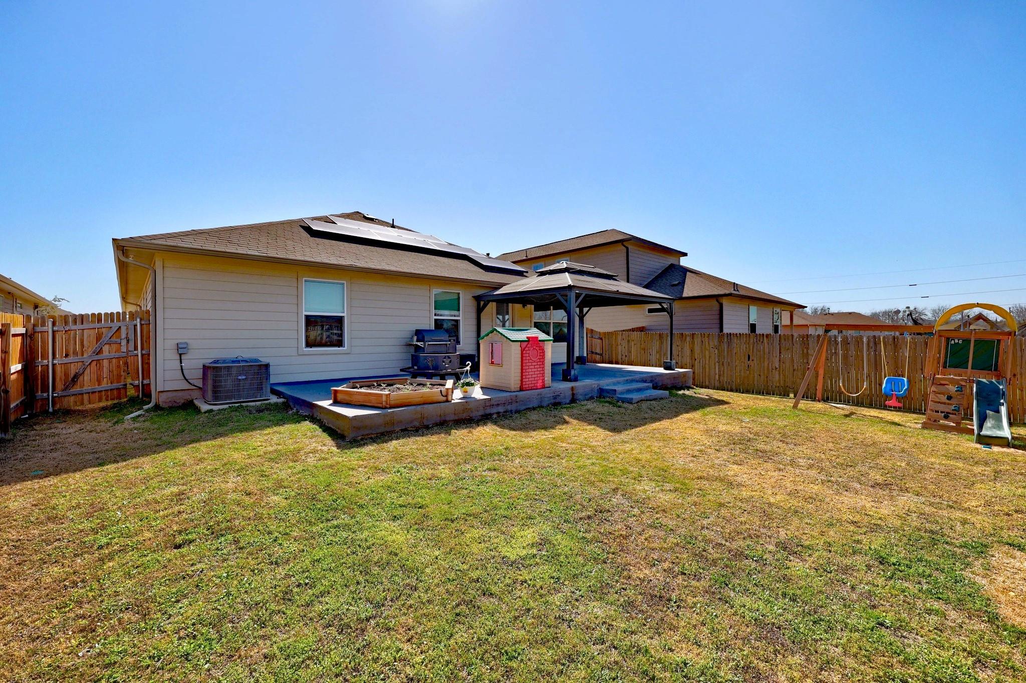 113 Rochester Ln, Hutto, TX 78634