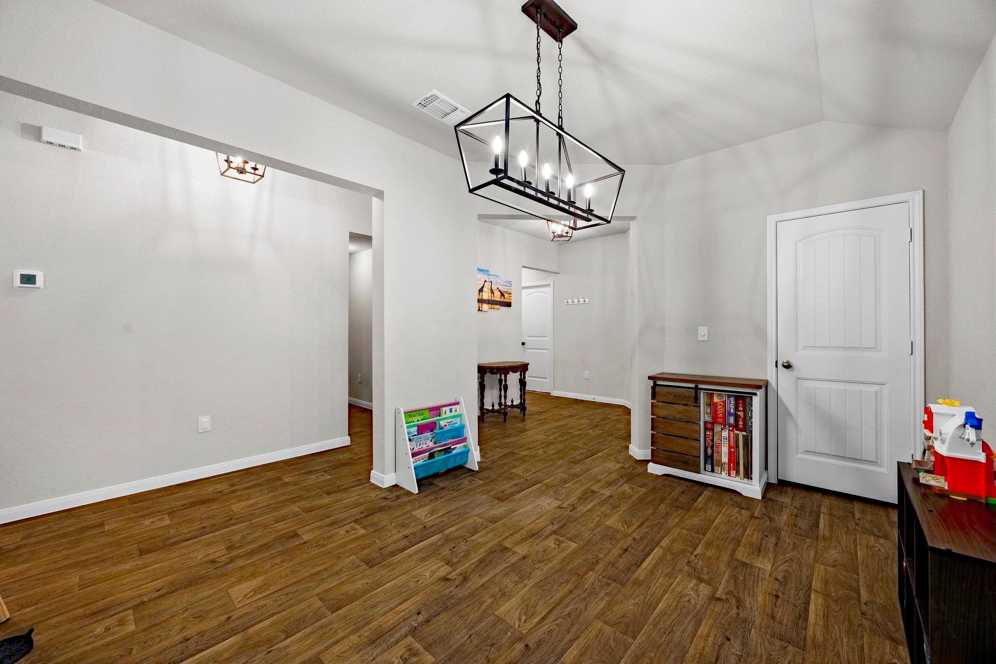 113 Rochester Ln, Hutto, TX 78634