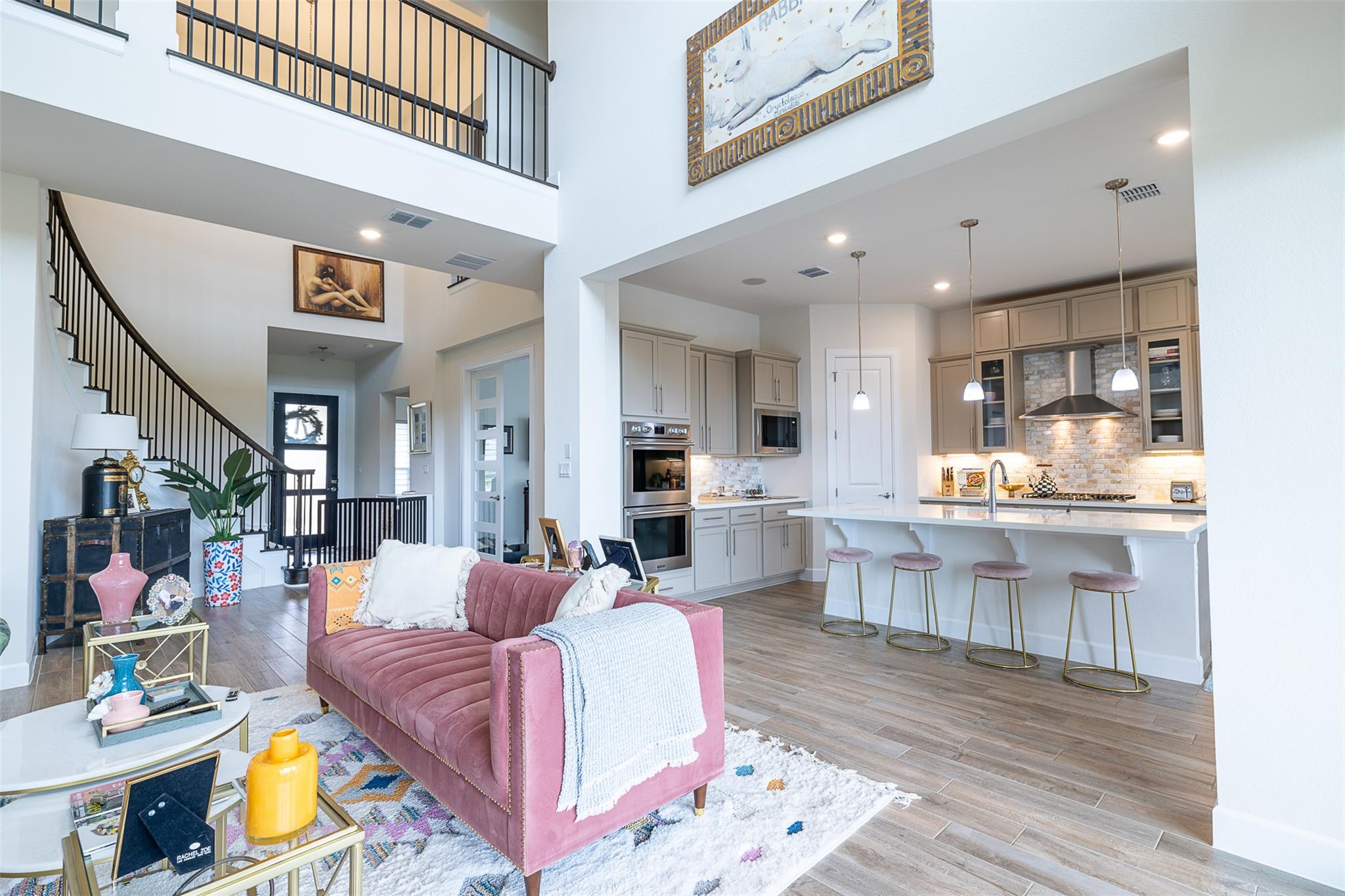 607 Gunison Dr, Lakeway, TX 78738