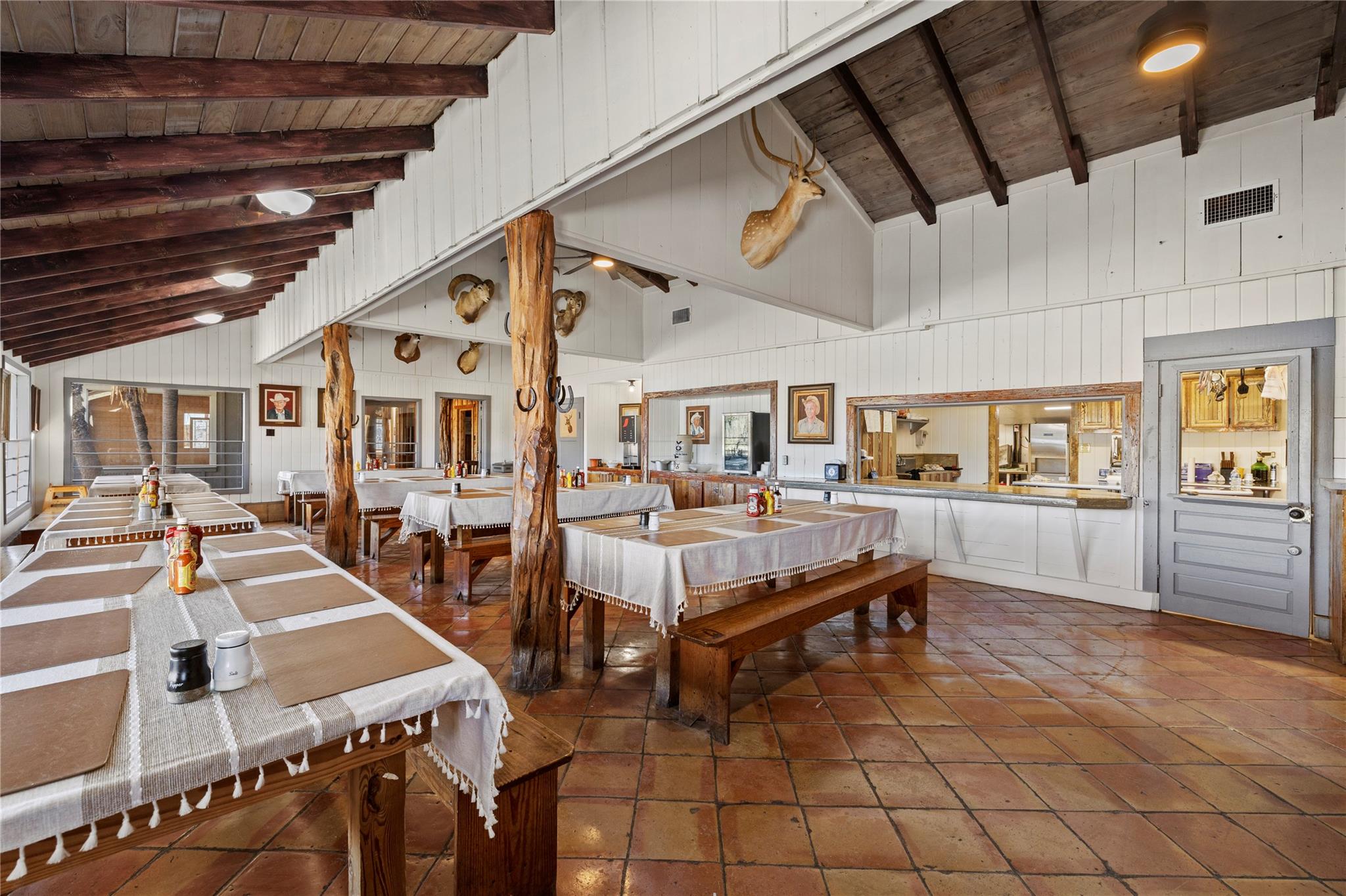 104 YO Ranch Road NW, Mountain Home, TX 78058