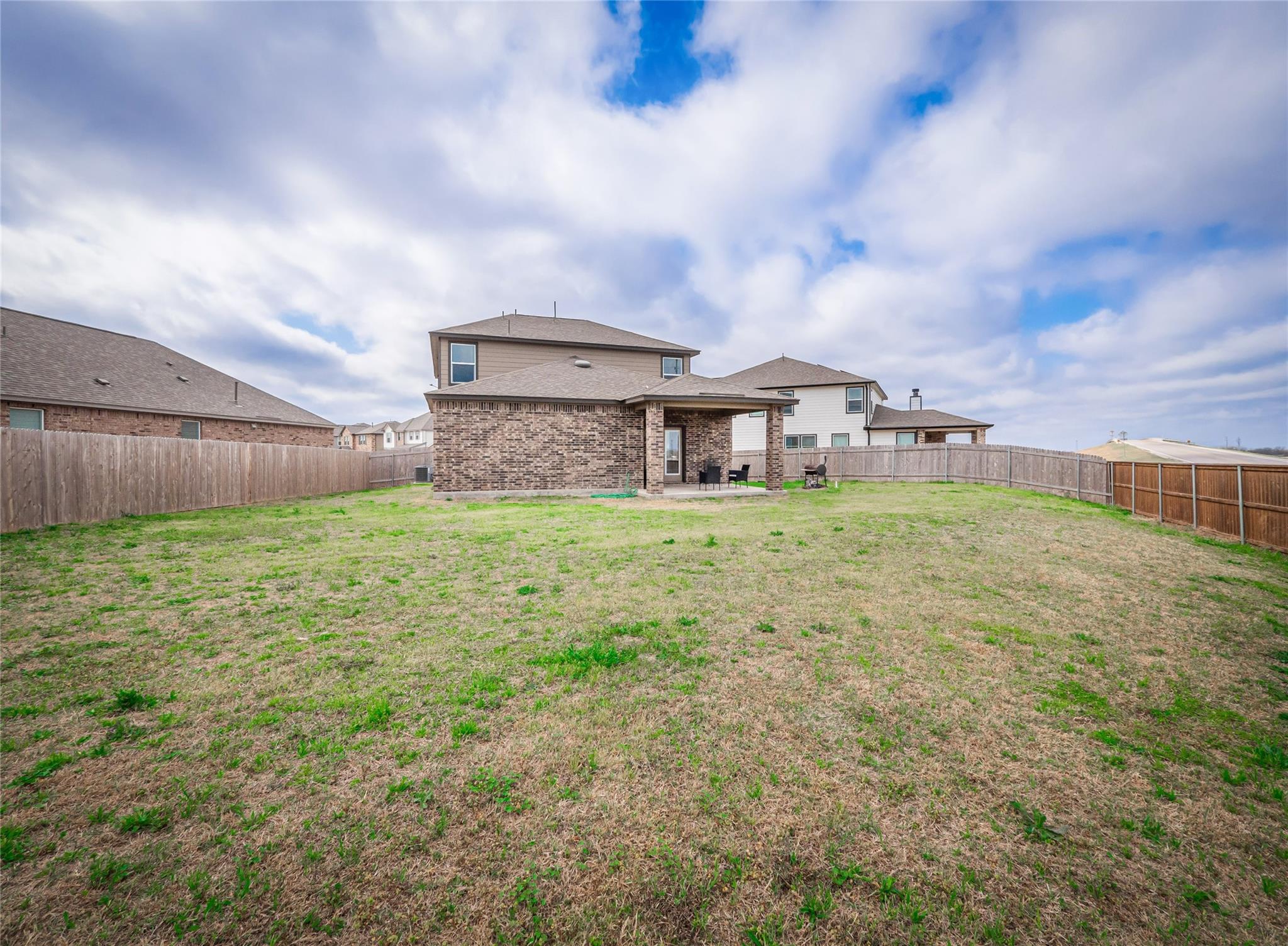 201 Teller Dr, Lockhart, TX 78644