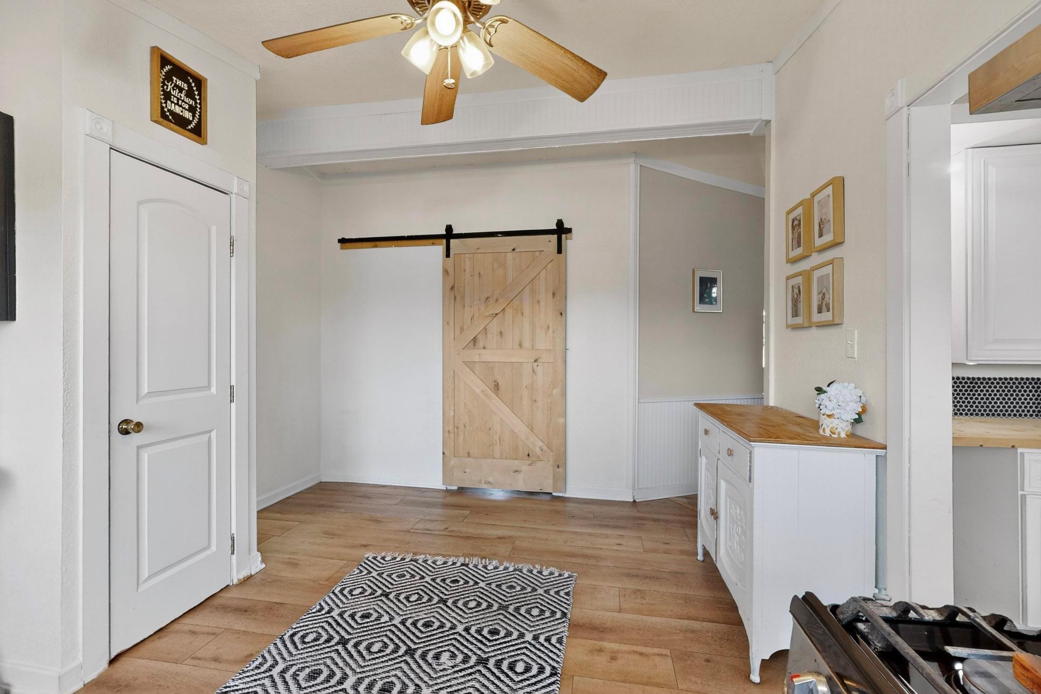 132 Cherokee Cir, Smithville, TX 78957