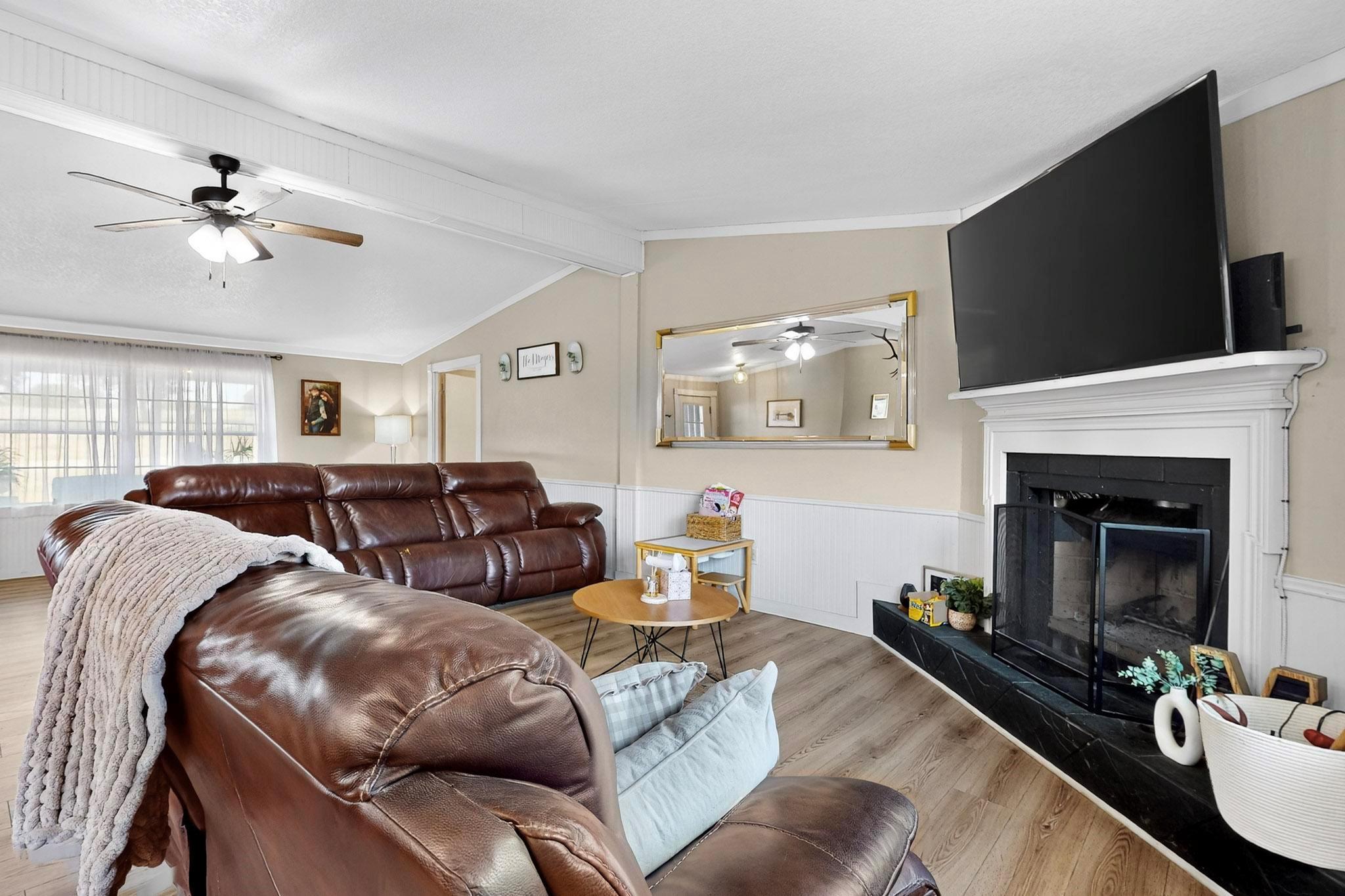 132 Cherokee Cir, Smithville, TX 78957