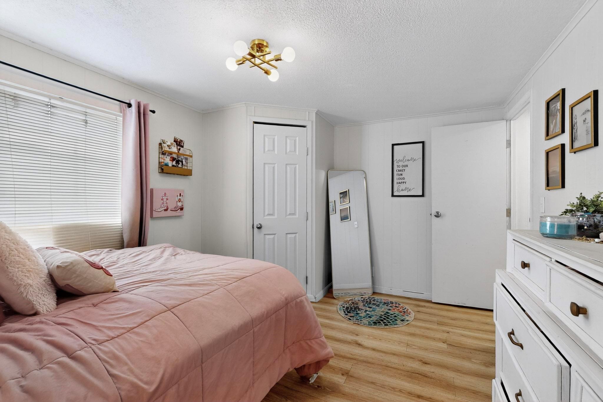 132 Cherokee Cir, Smithville, TX 78957