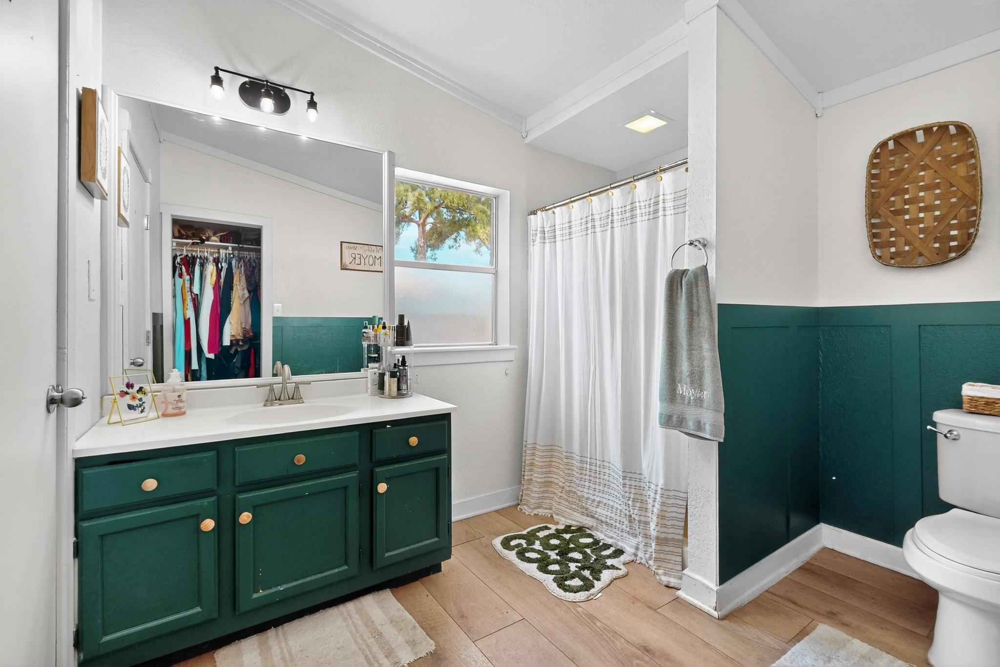 132 Cherokee Cir, Smithville, TX 78957