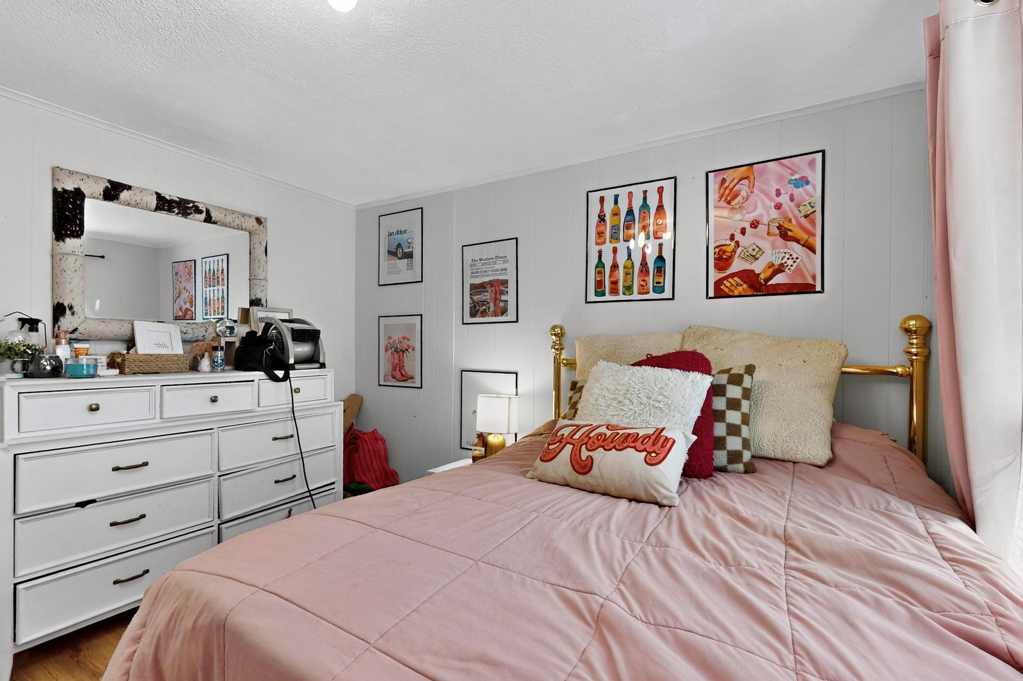 132 Cherokee Cir, Smithville, TX 78957