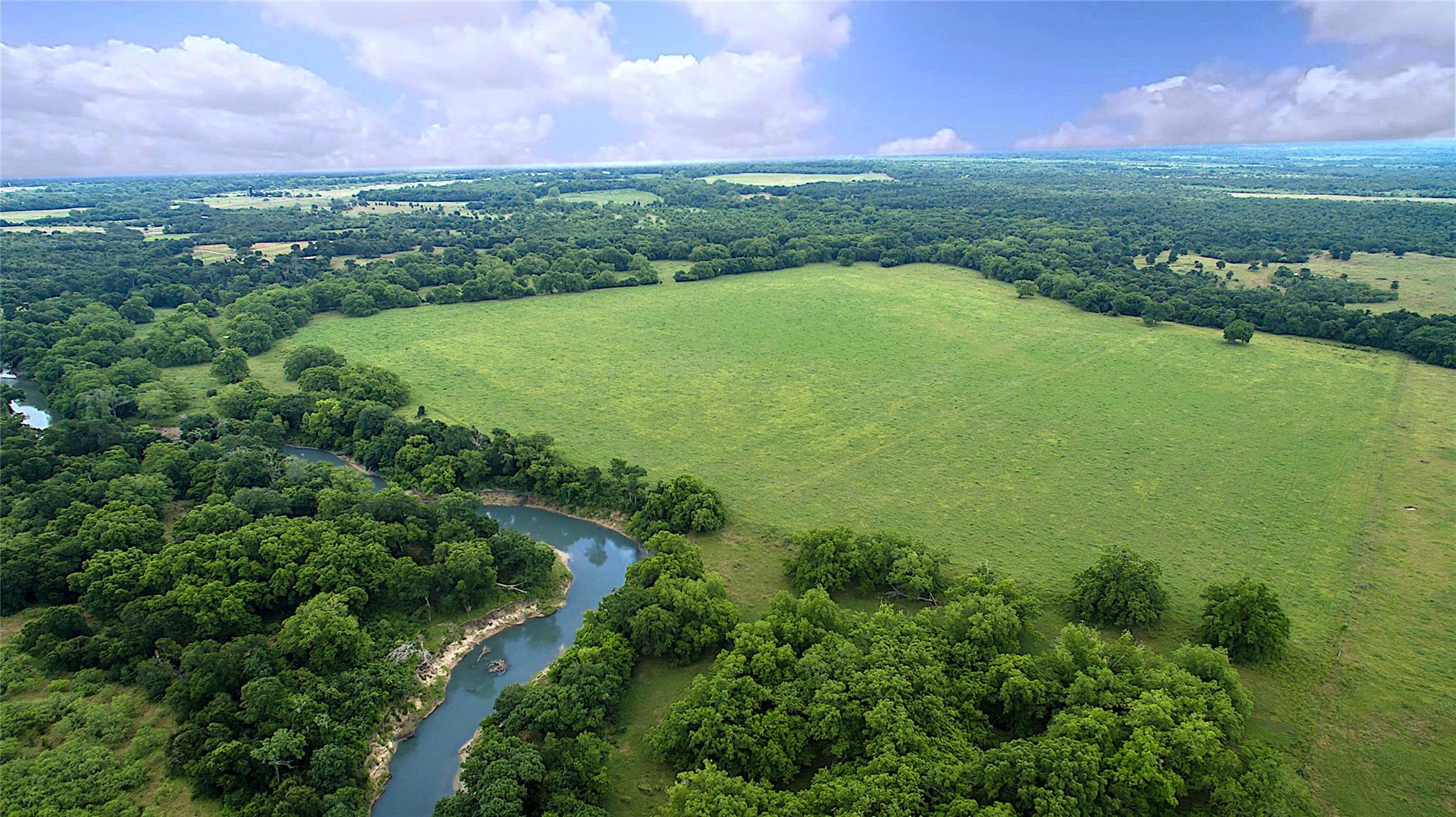 2464 County Road 249, Luling, TX 78648