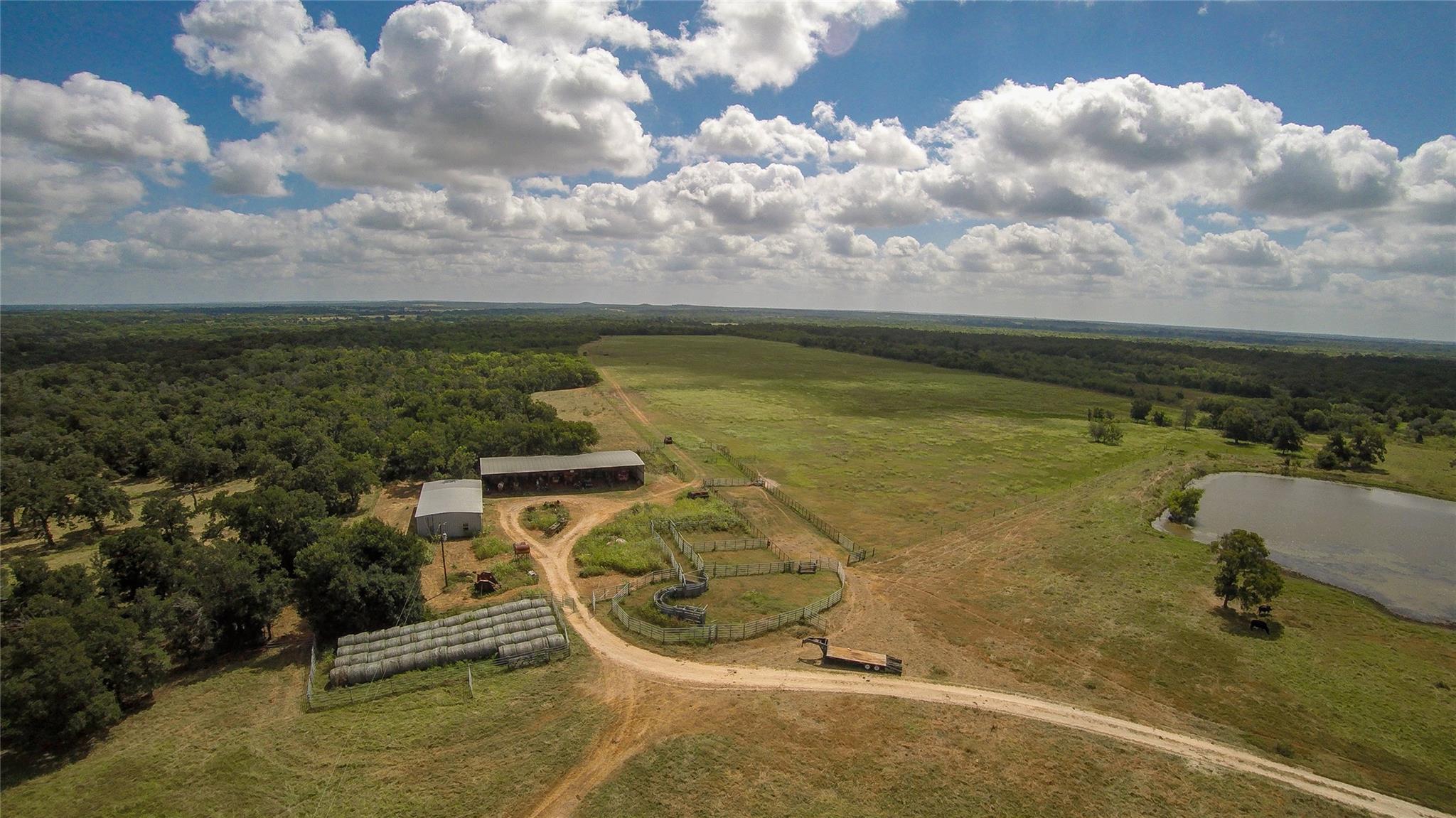 2464 County Road 249, Luling, TX 78648