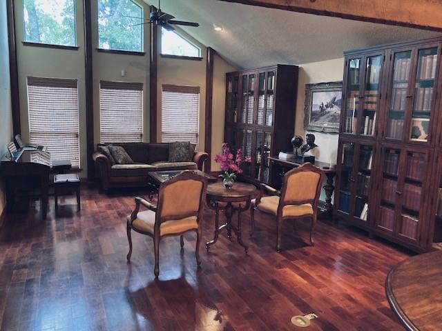2464 County Road 249, Luling, TX 78648