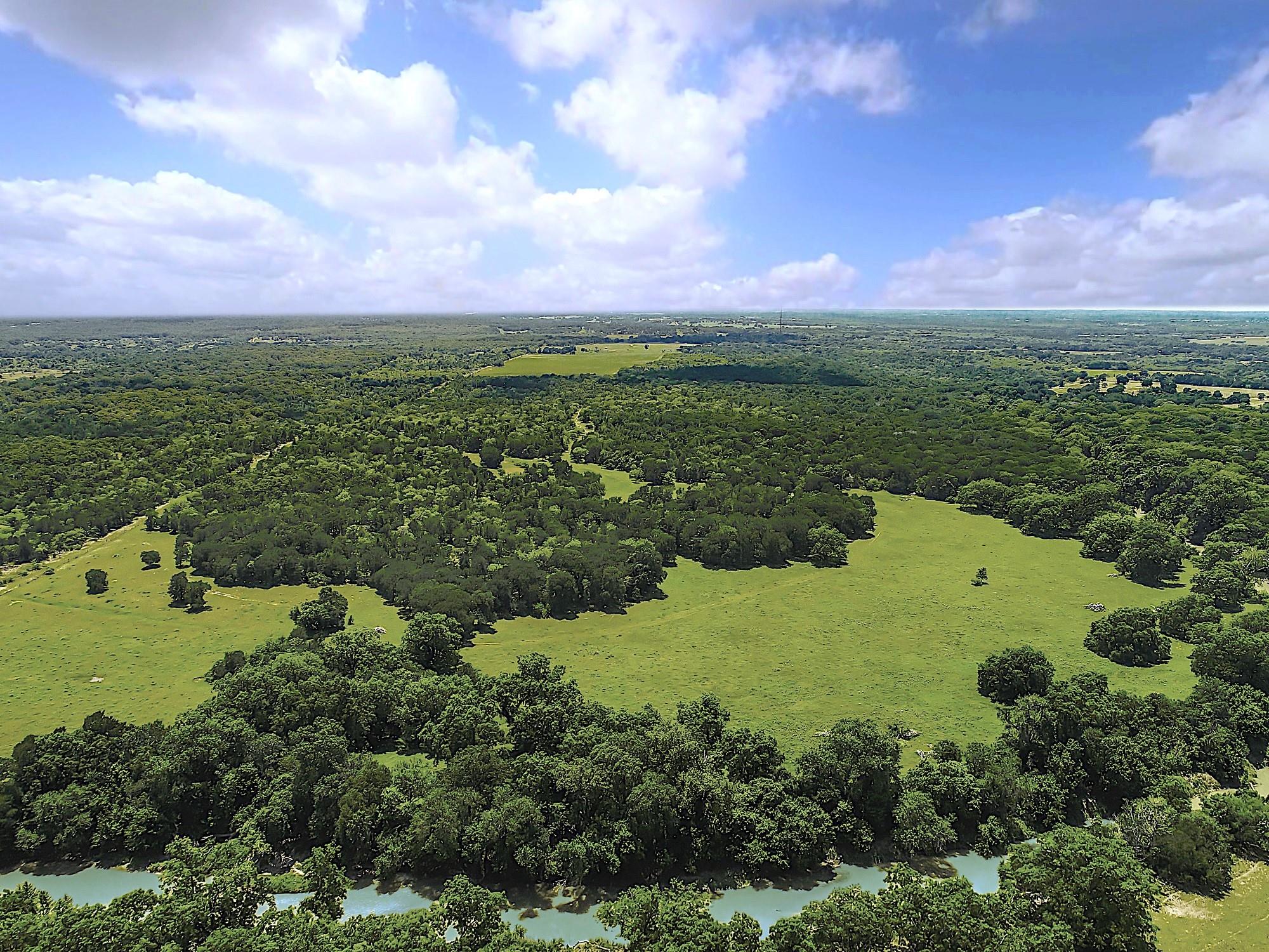 2464 County Road 249, Luling, TX 78648