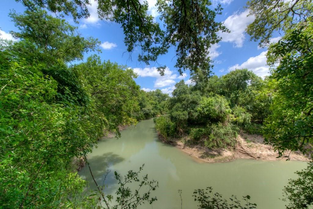 2464 County Road 249, Luling, TX 78648