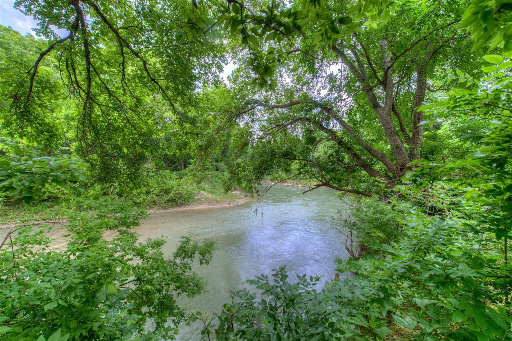 2464 County Road 249, Luling, TX 78648