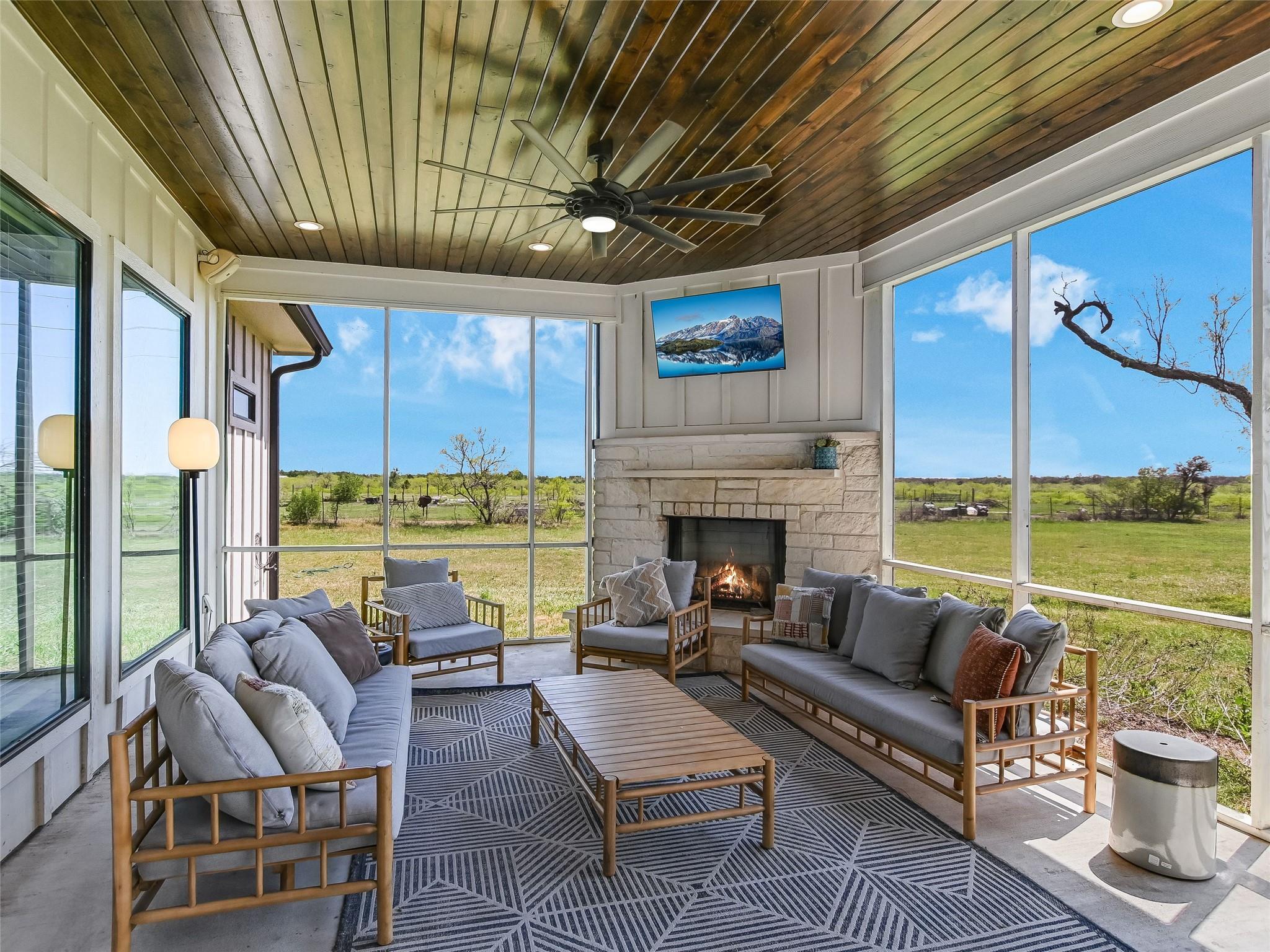 19819 Lockwood Rd, Manor, TX 78653