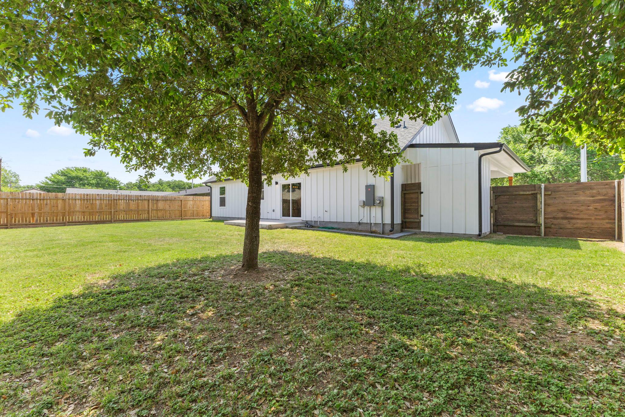 412 Persimmon St, Bastrop, TX 78602