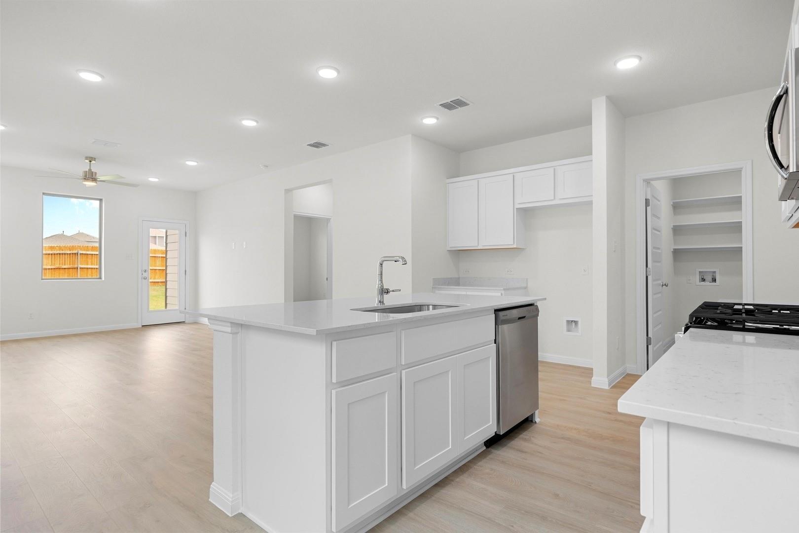 299 Bendecido Loop, Elgin, TX 78621