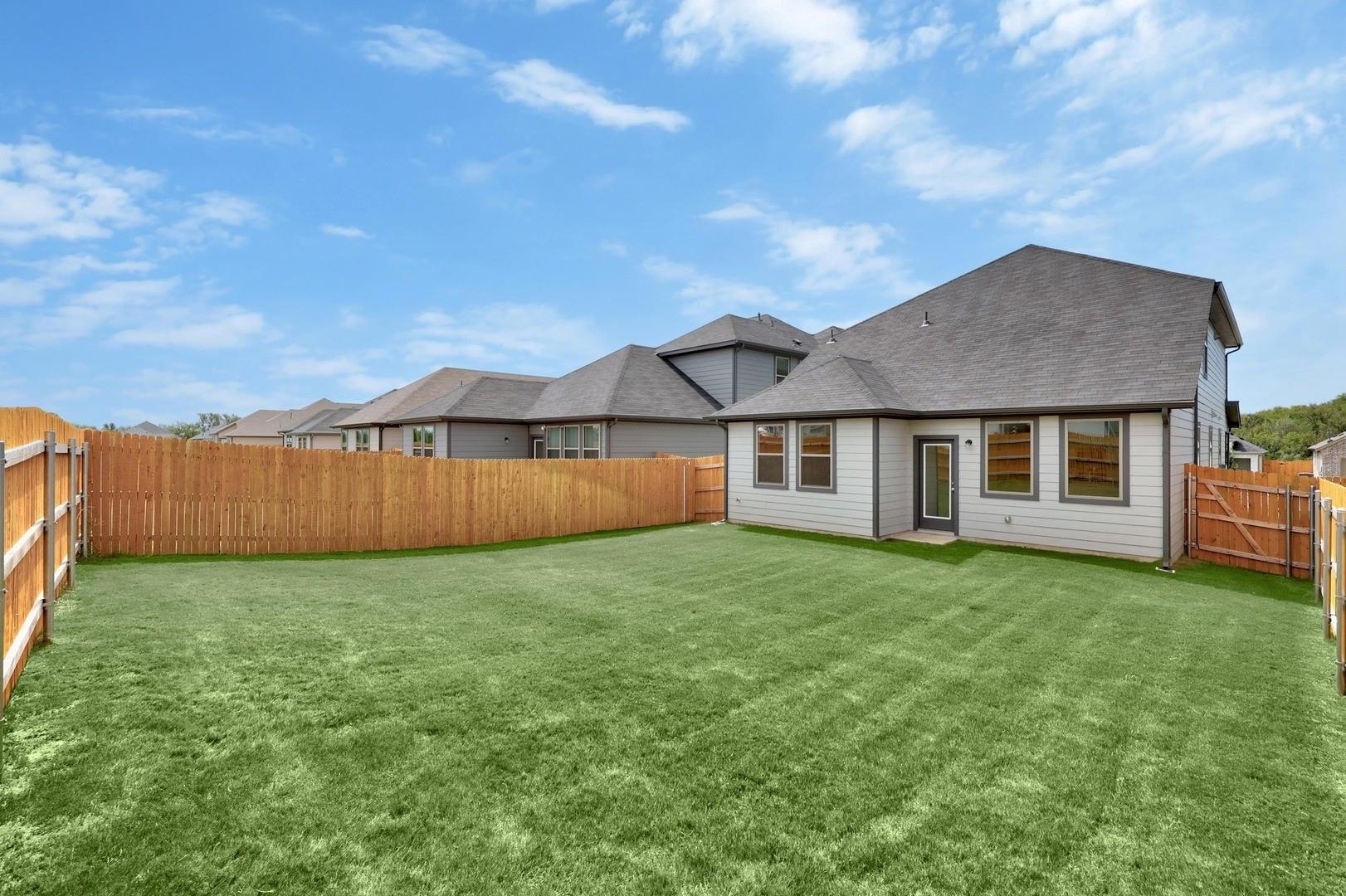 299 Bendecido Loop, Elgin, TX 78621