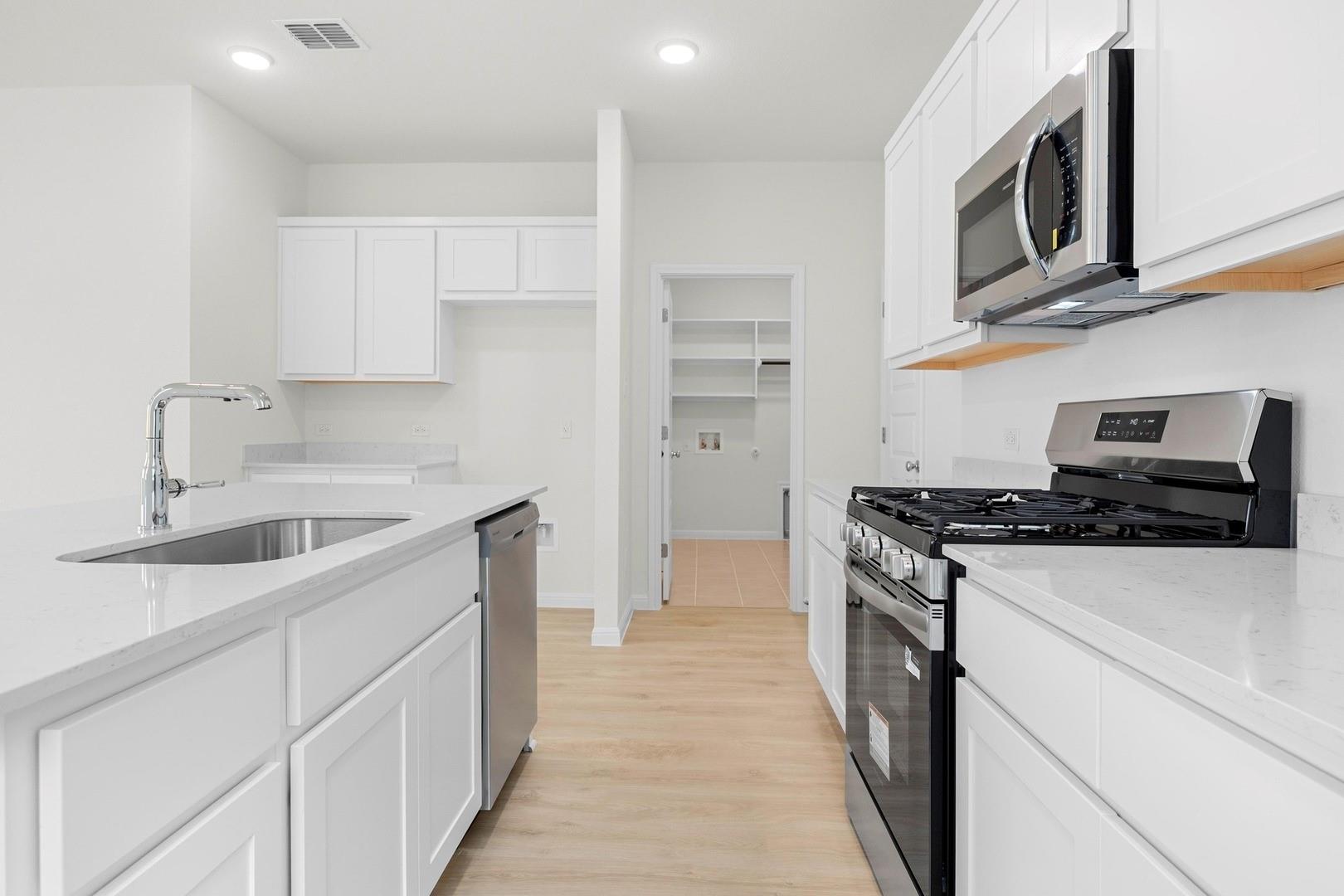 299 Bendecido Loop, Elgin, TX 78621