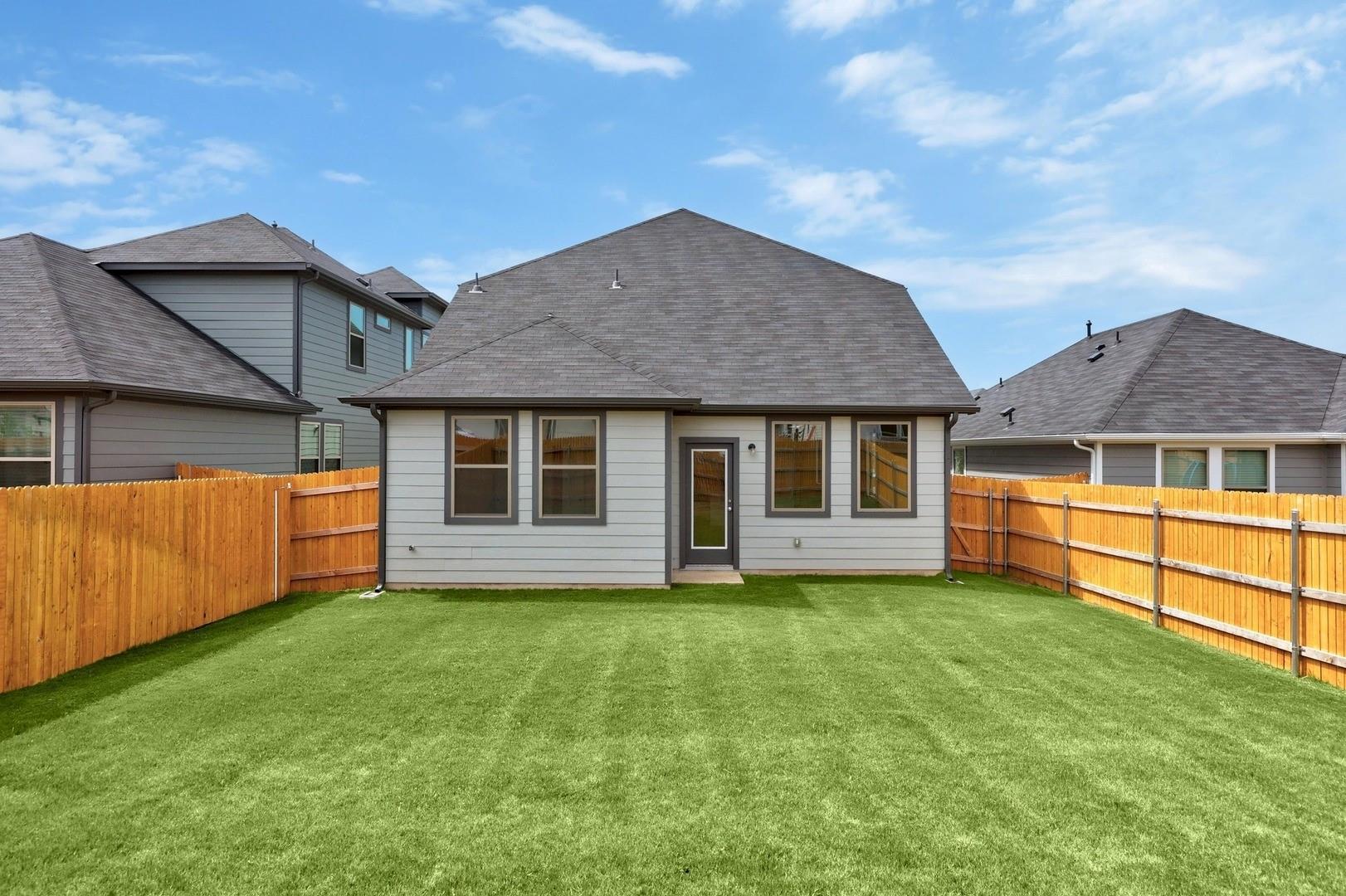 299 Bendecido Loop, Elgin, TX 78621