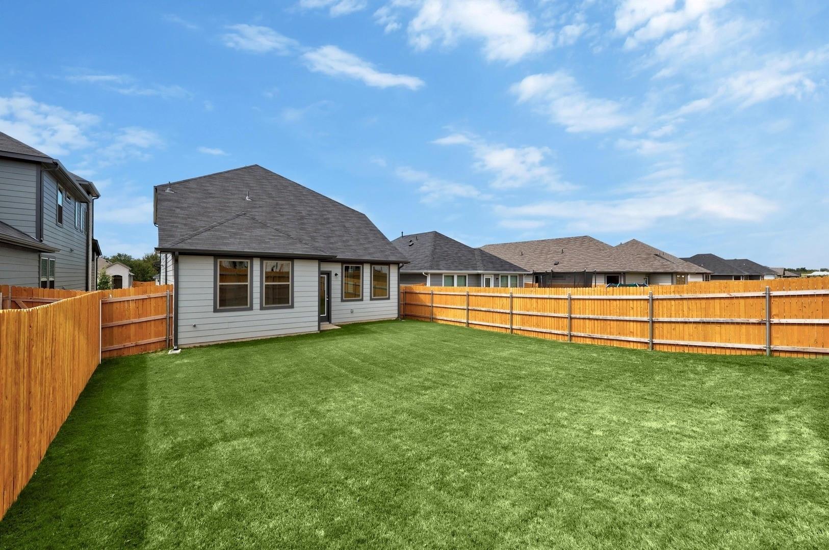 299 Bendecido Loop, Elgin, TX 78621