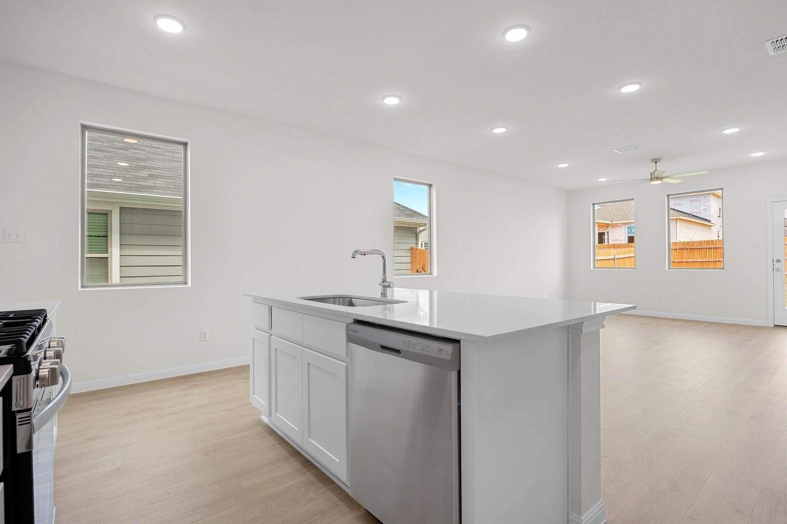 299 Bendecido Loop, Elgin, TX 78621