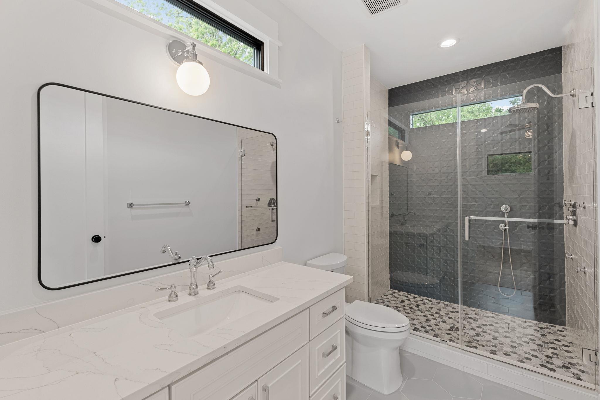 408 W 34th St # 1, Austin, TX 78705