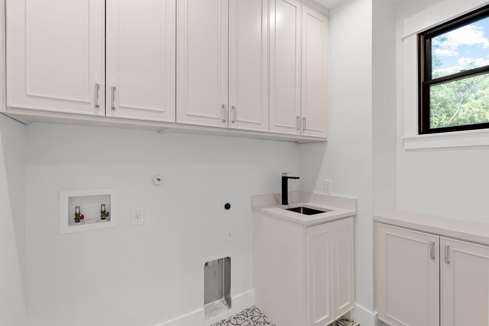 408 W 34th St # 1, Austin, TX 78705