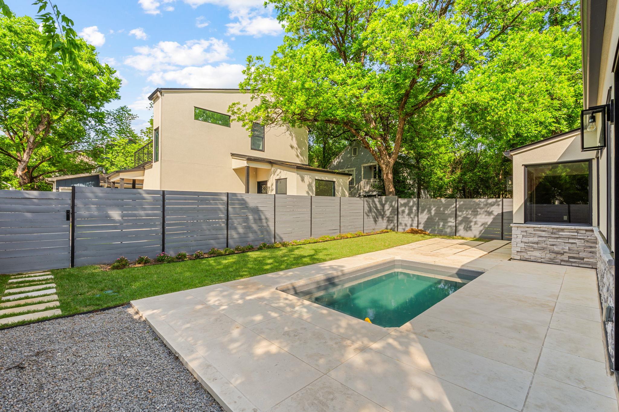 408 W 34th St # 1, Austin, TX 78705