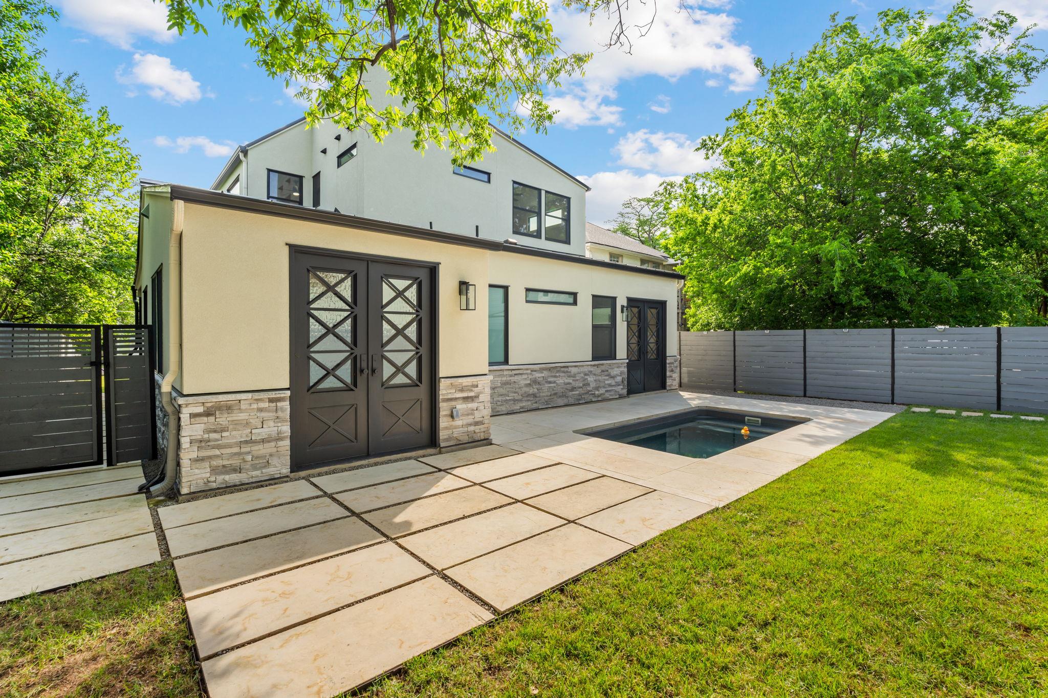 408 W 34th St # 1, Austin, TX 78705