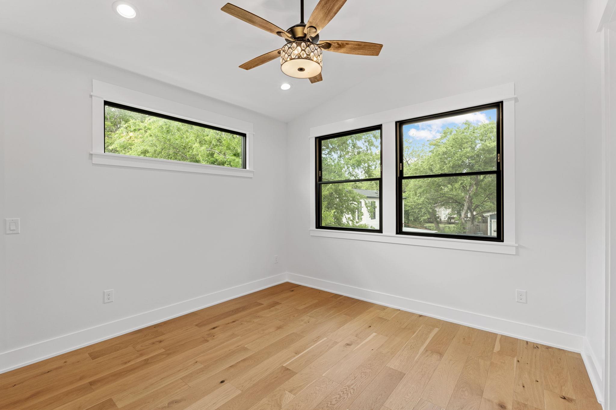 408 W 34th St # 1, Austin, TX 78705
