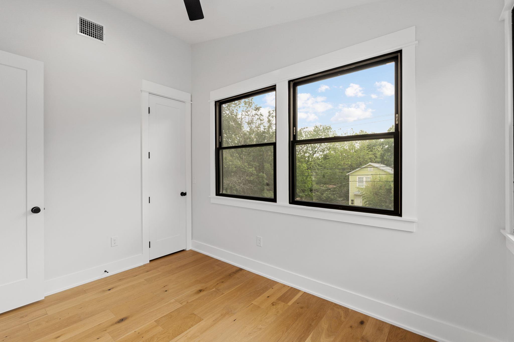 408 W 34th St # 1, Austin, TX 78705