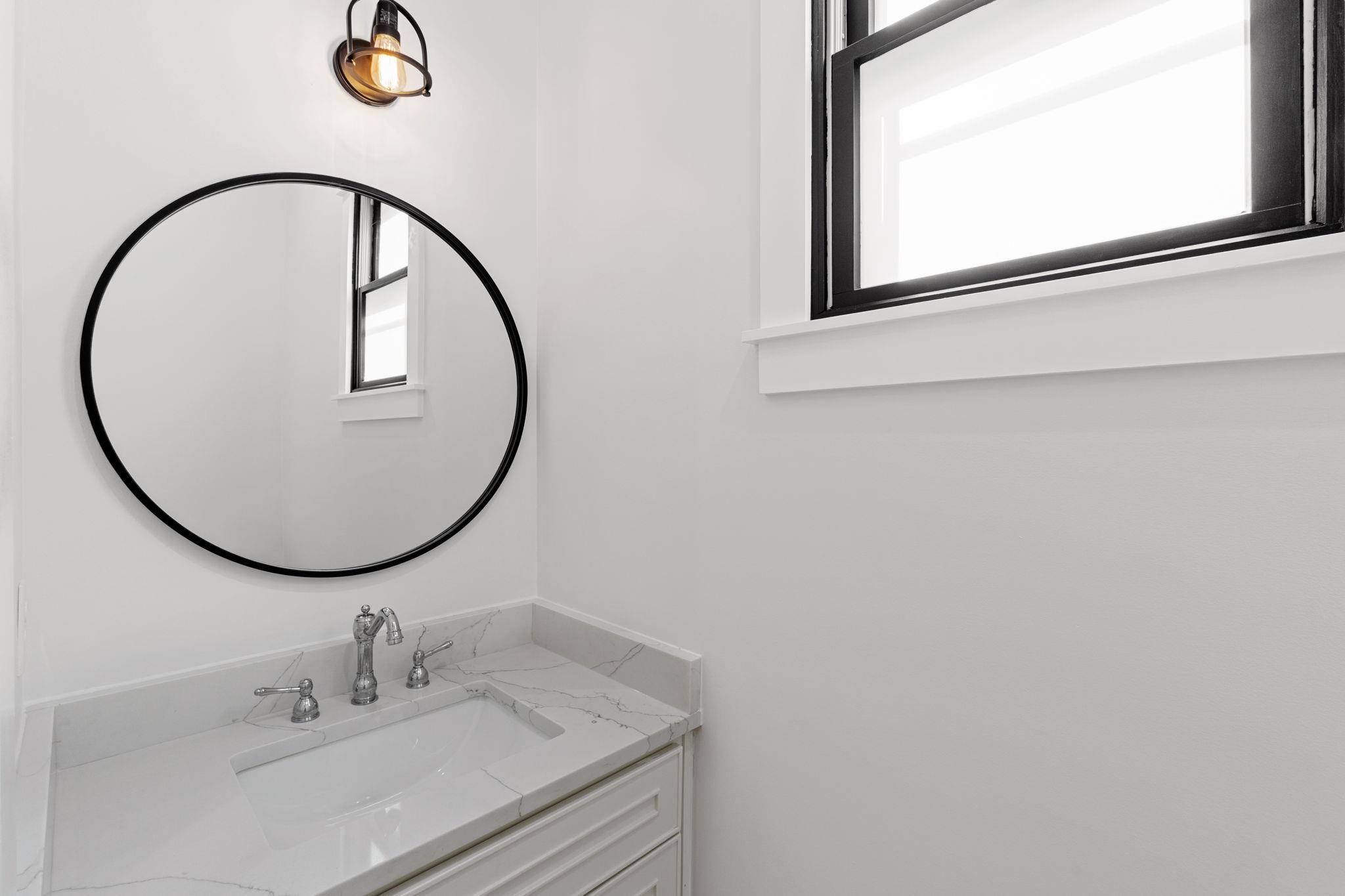 408 W 34th St # 1, Austin, TX 78705