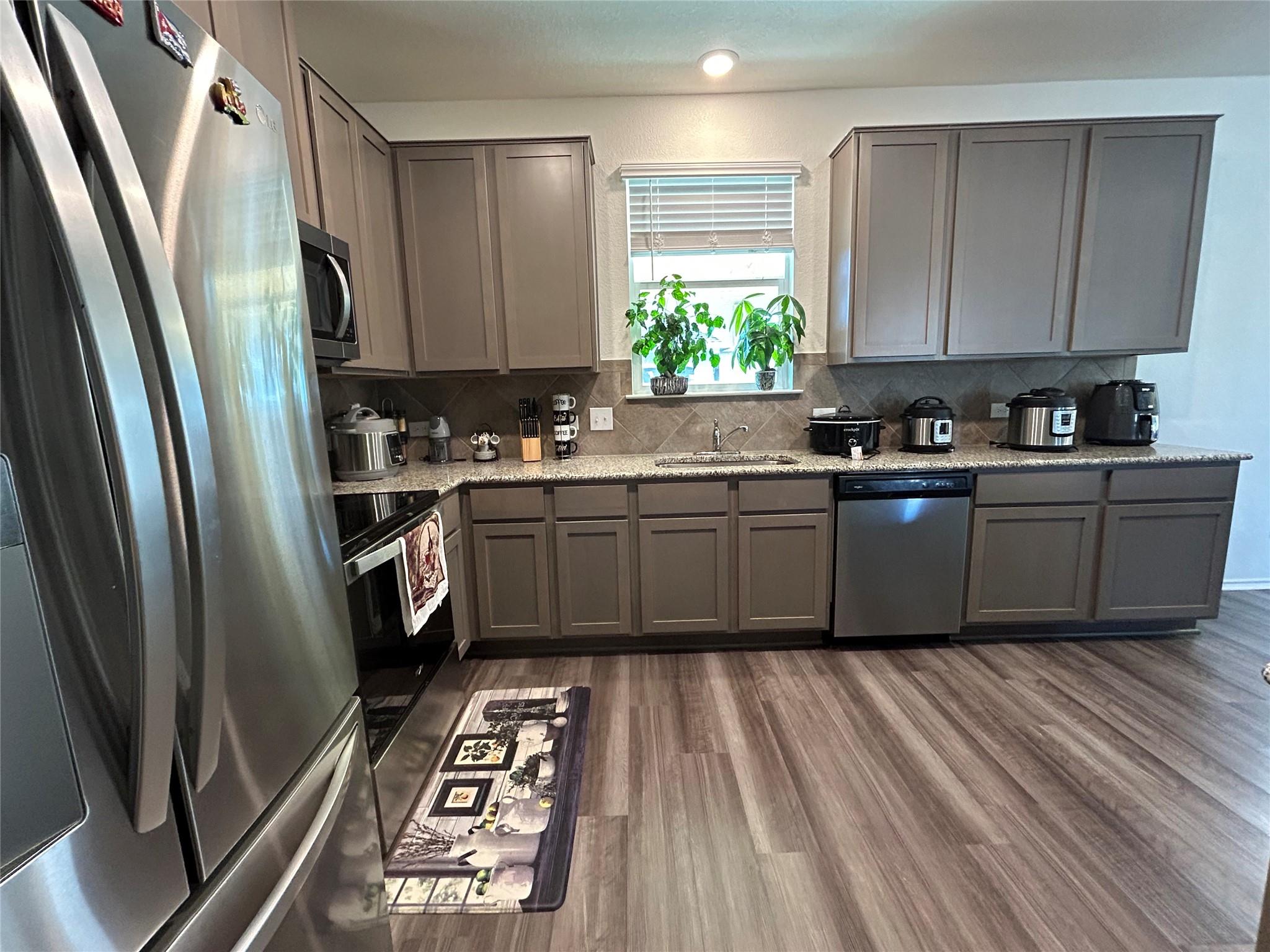 420 Lt Rusty Dr, Jarrell, TX 76537