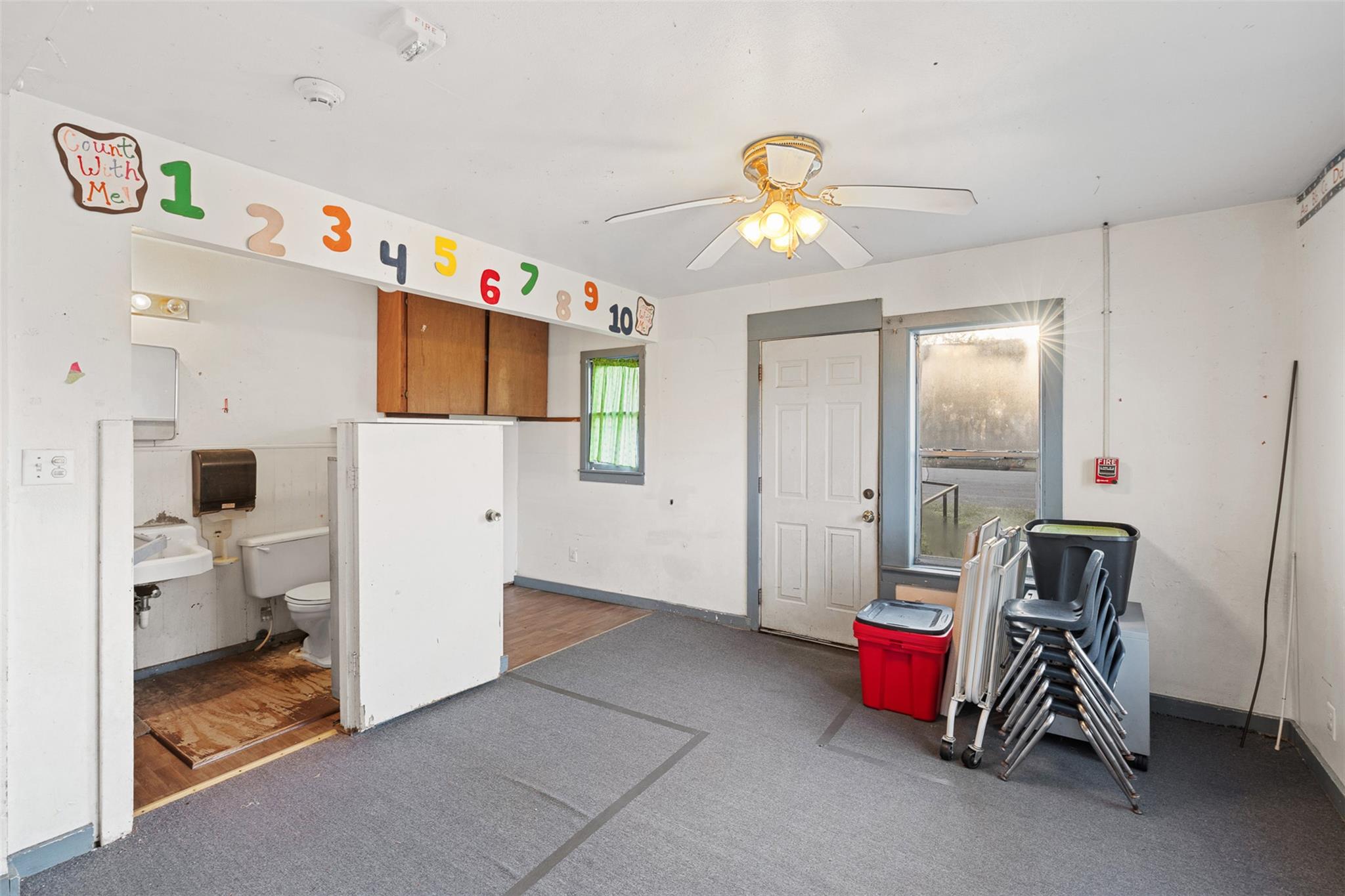 631 S Harris St, Giddings, TX 78942