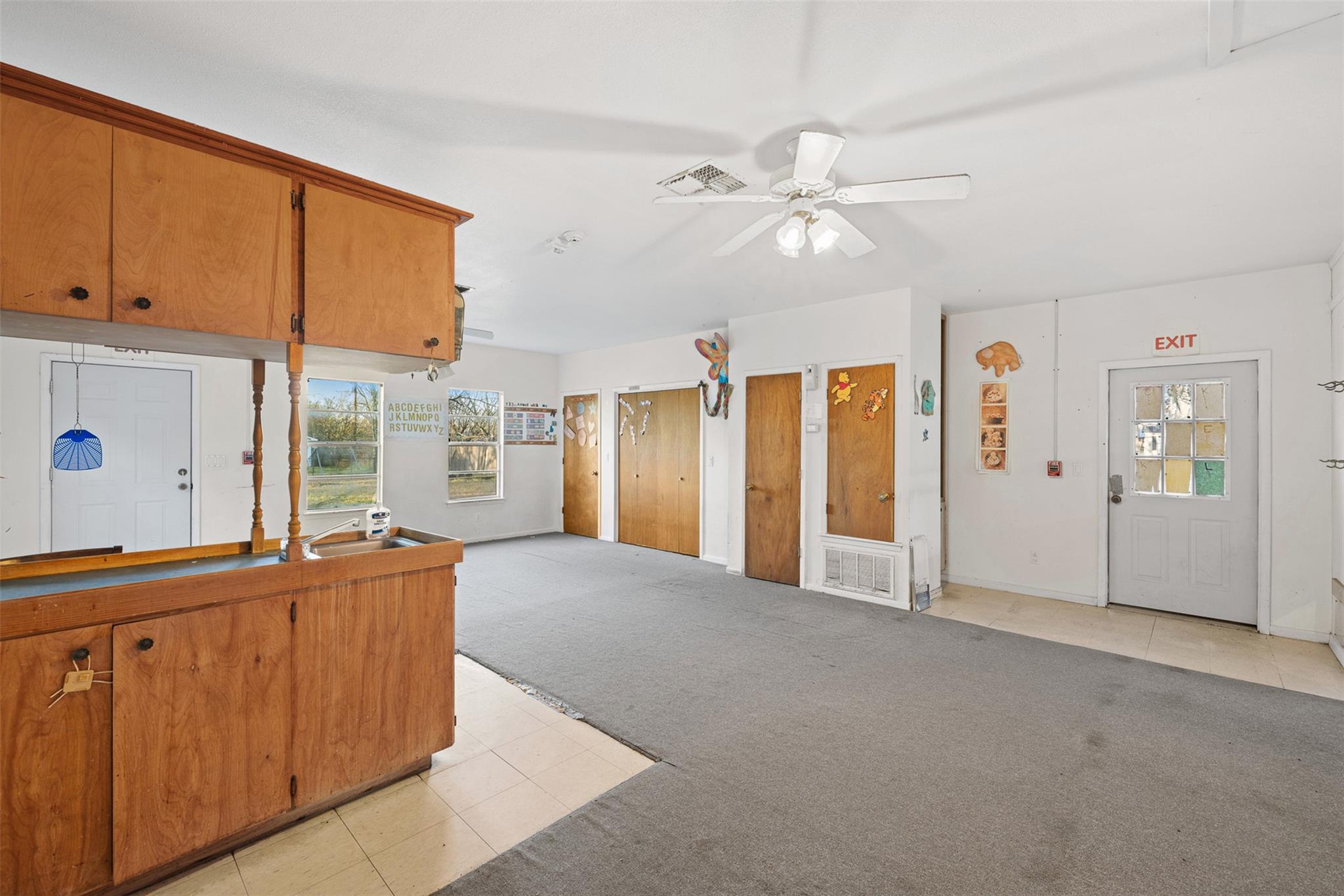 631 S Harris St, Giddings, TX 78942