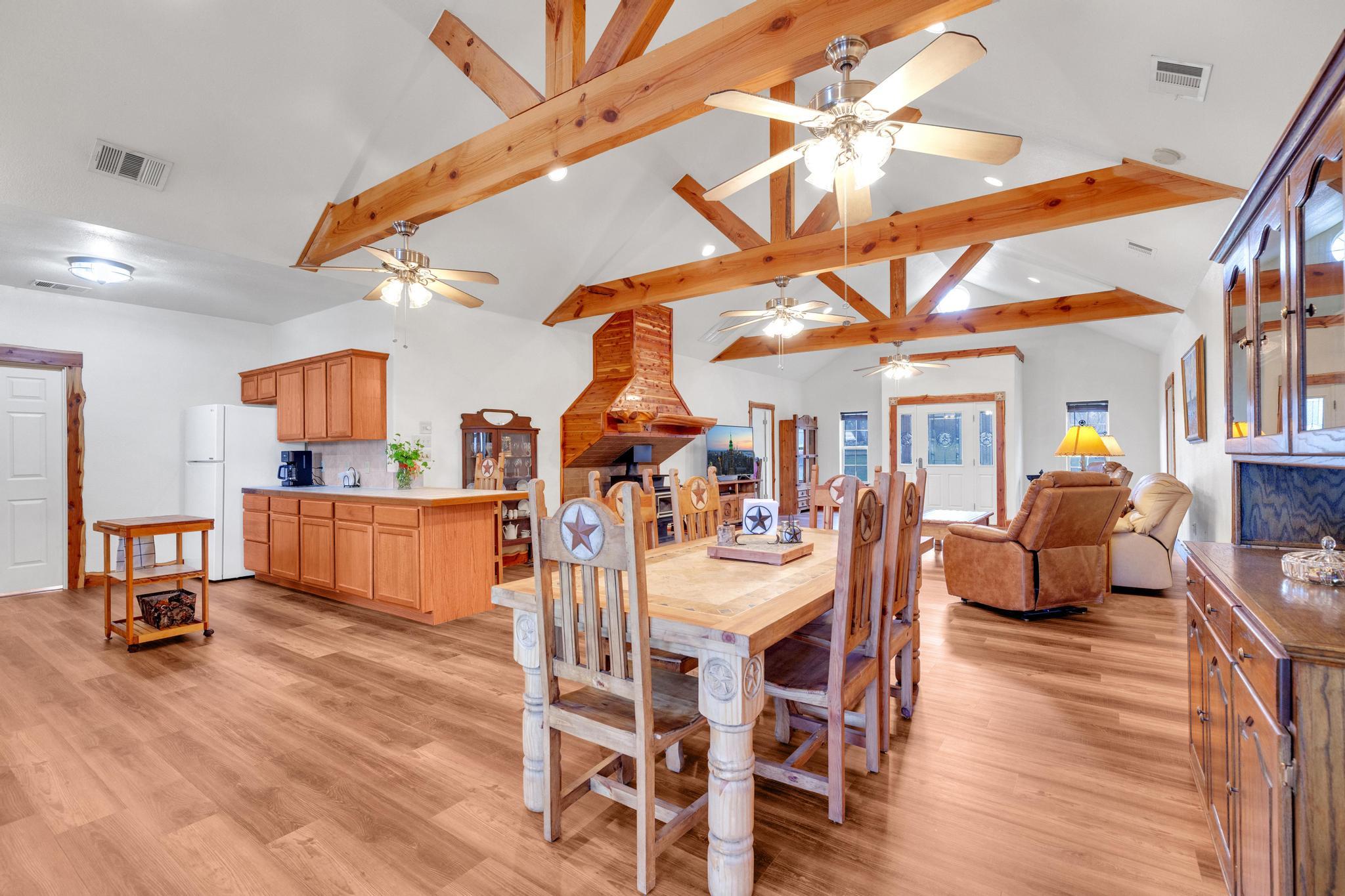 117 County Road 407, Spicewood, TX 78669