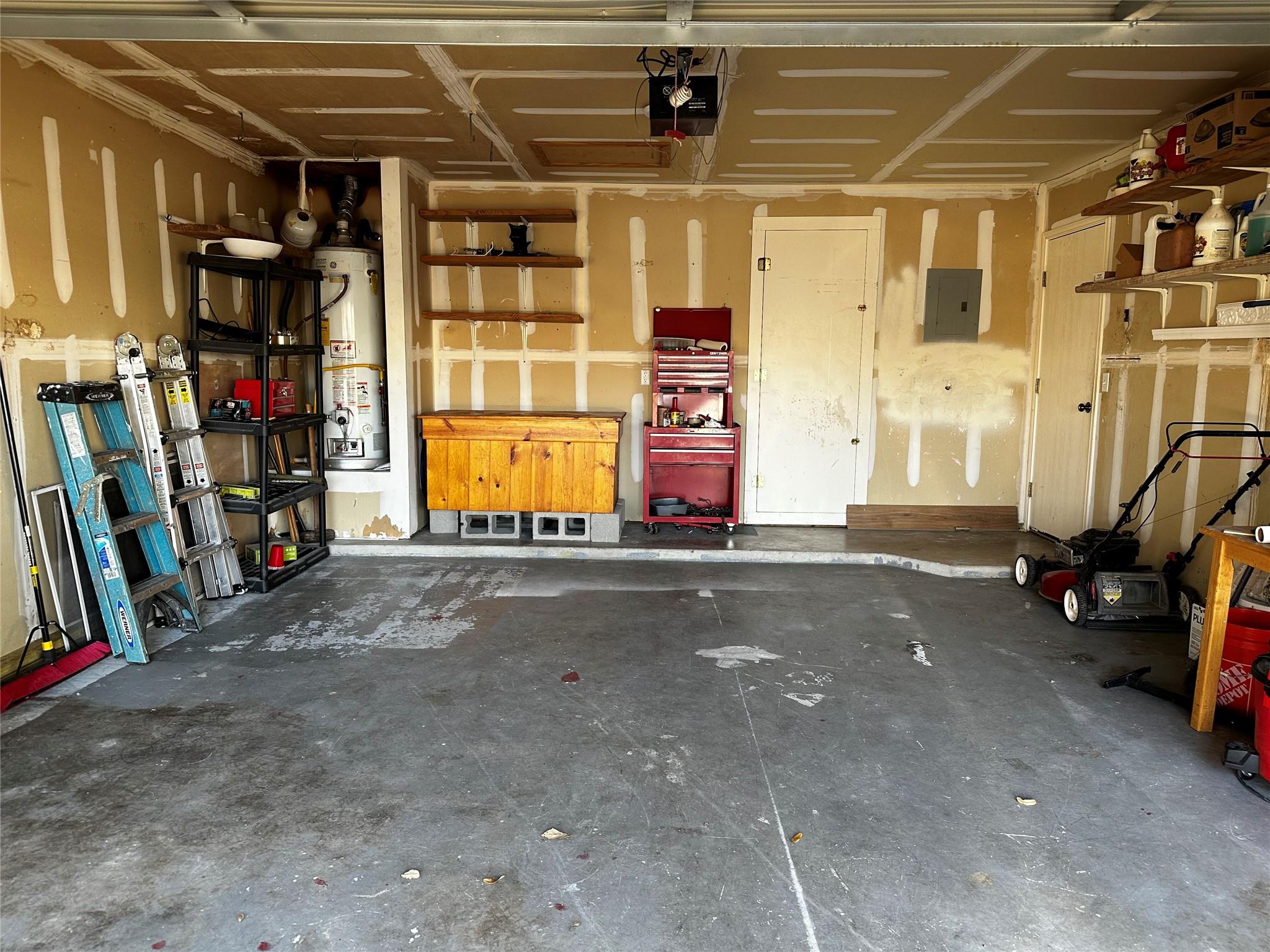 504 Stewart Dr, Hutto, TX 78634