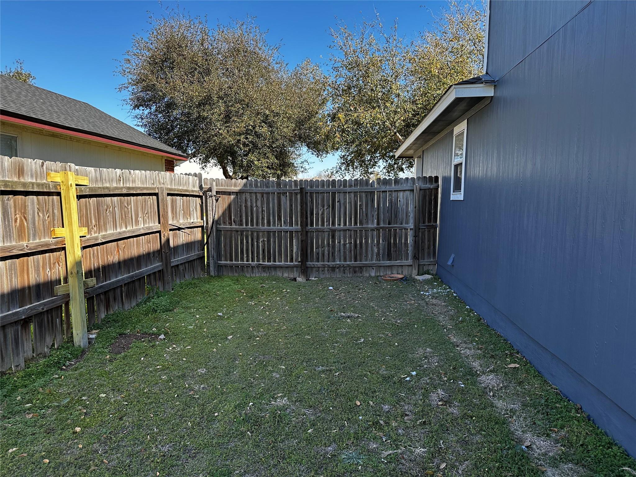 504 Stewart Dr, Hutto, TX 78634