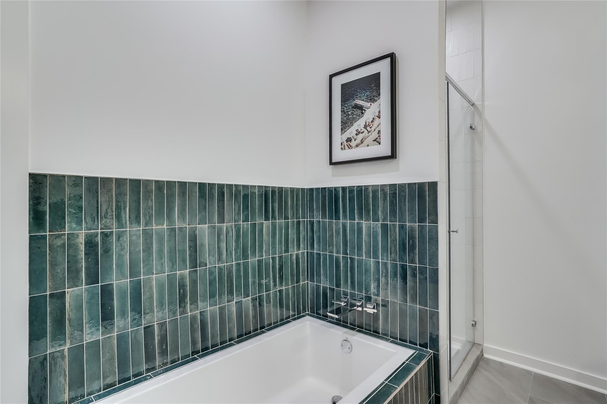 207 W Johanna St # 102, Austin, TX 78704