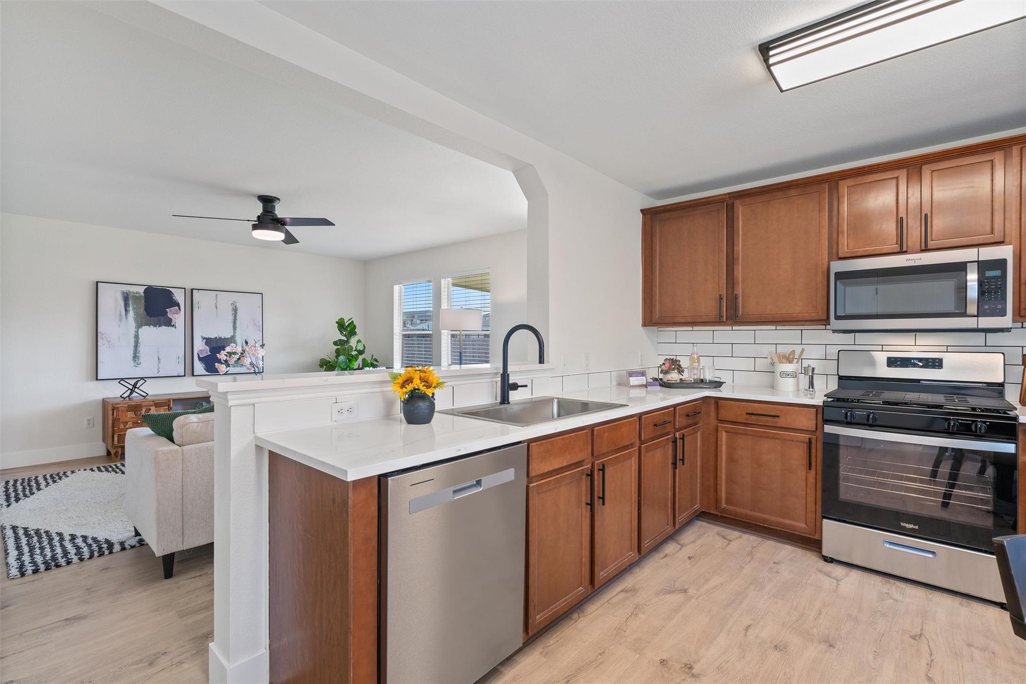 707 Encinita Dr, Leander, TX 78641
